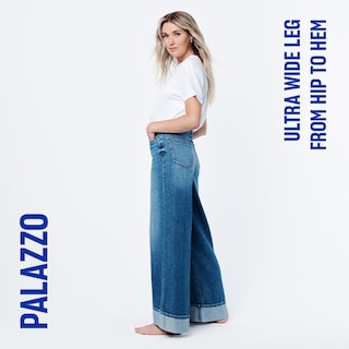 Wide leg fit. relaxed thigh. wide leg.