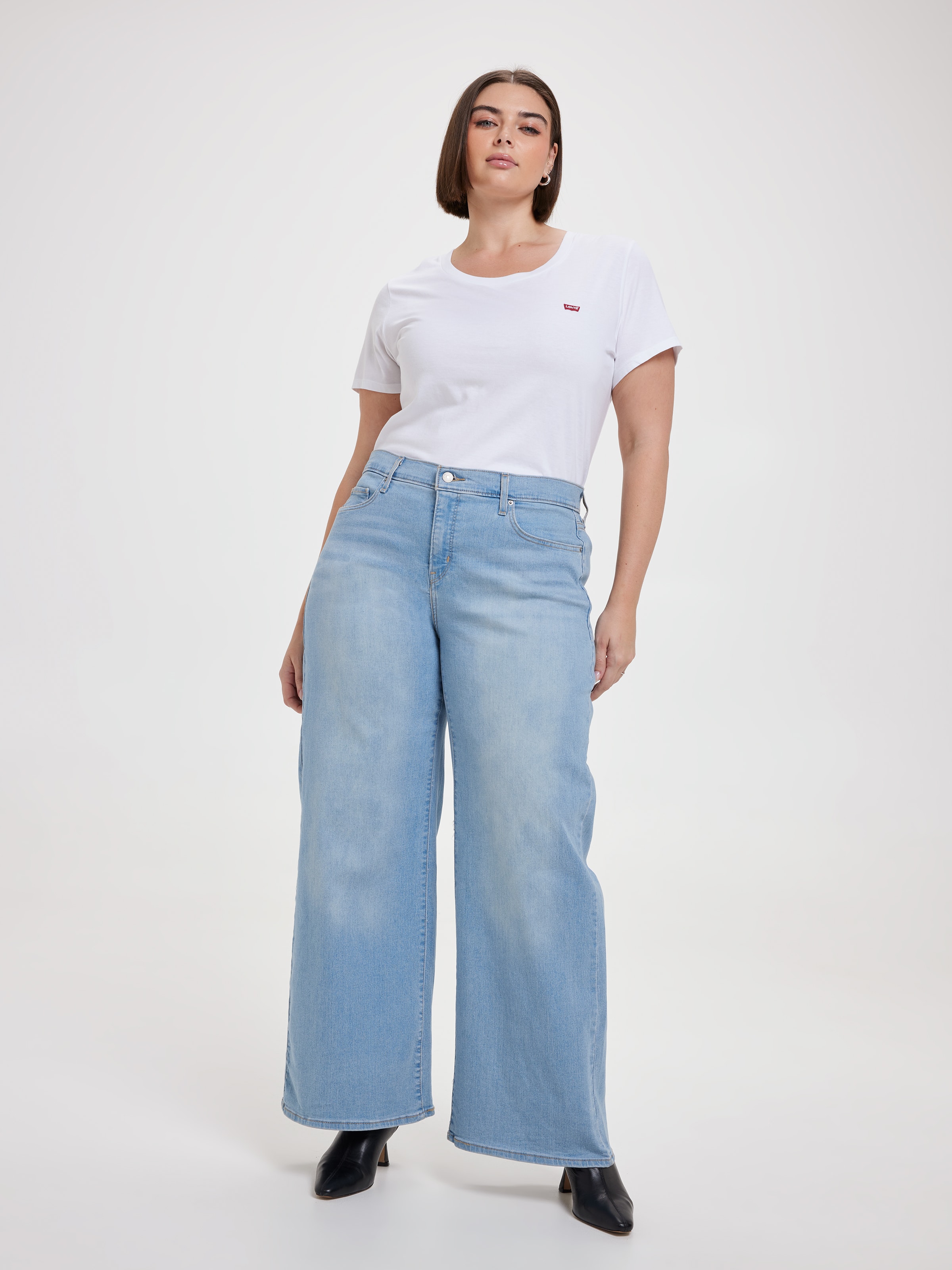 Curve Perfect Tee In White