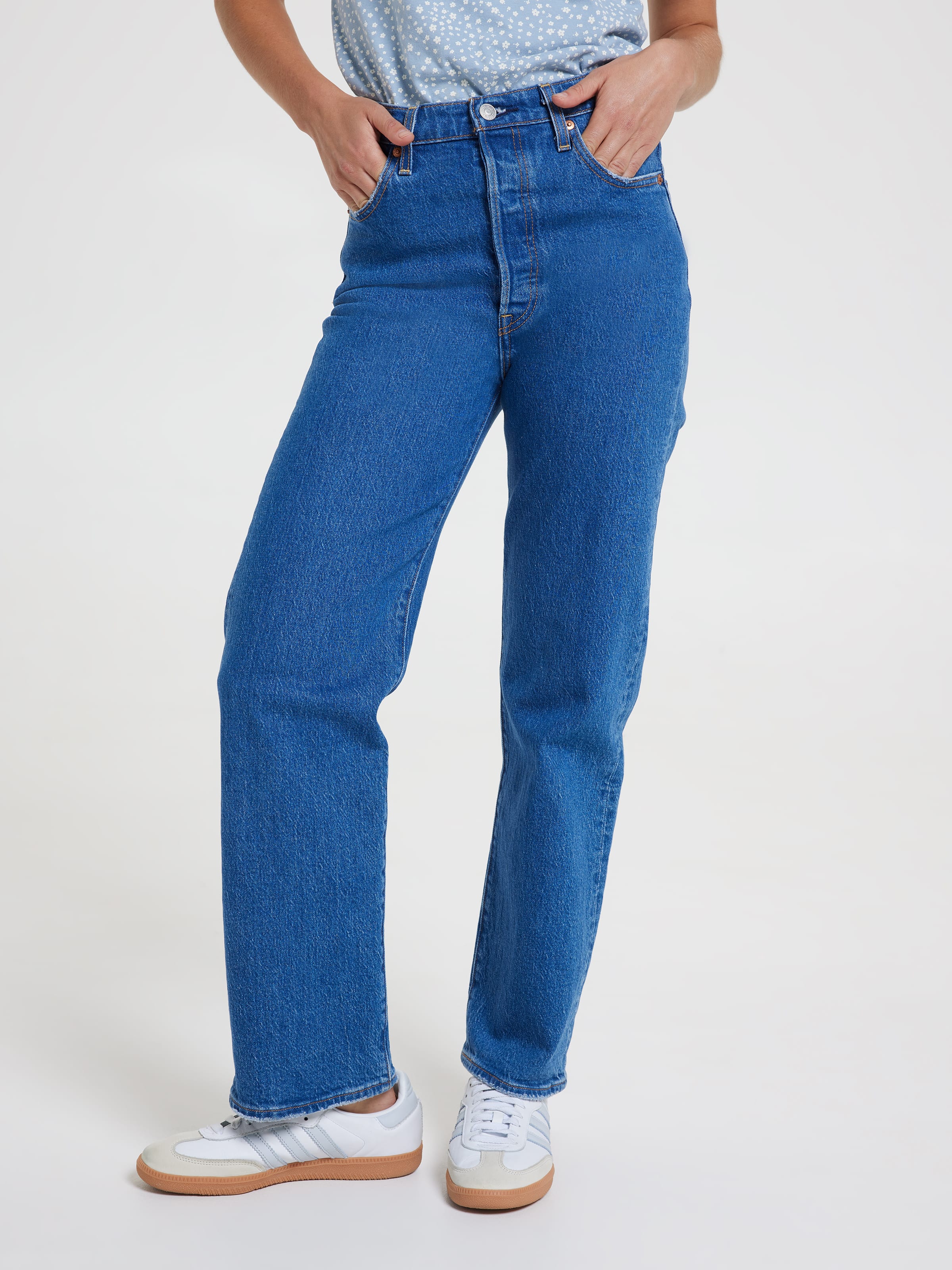 Ribcage Straight Ankle Jean In Jazz Pop