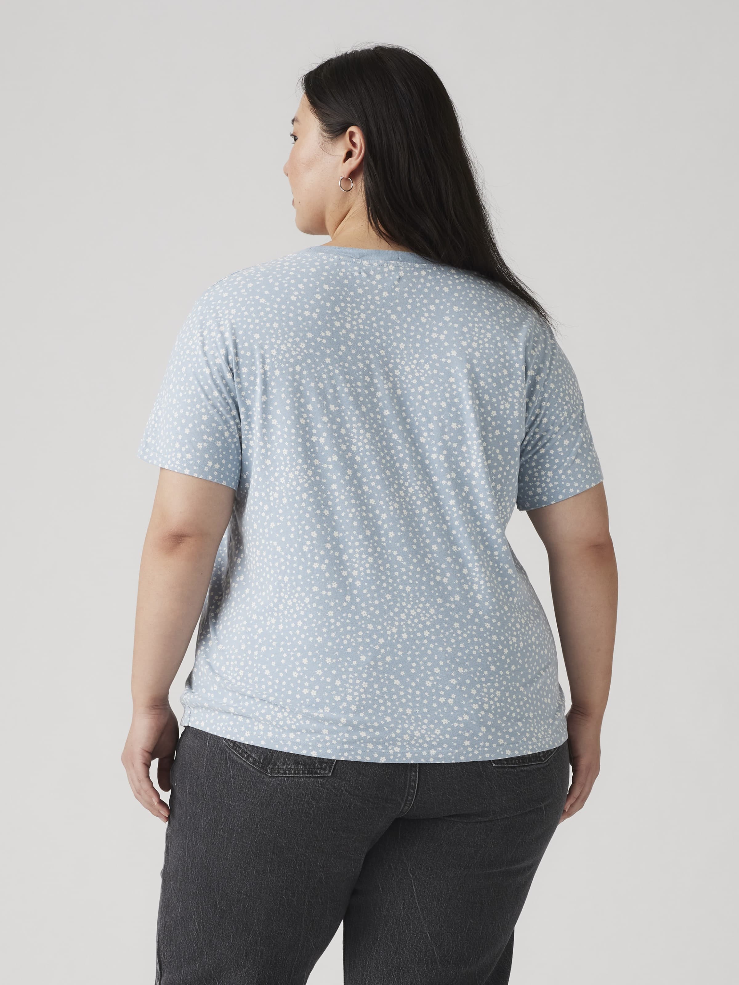 Curve Perfect Tee In Scattered Floral Dusty Blue