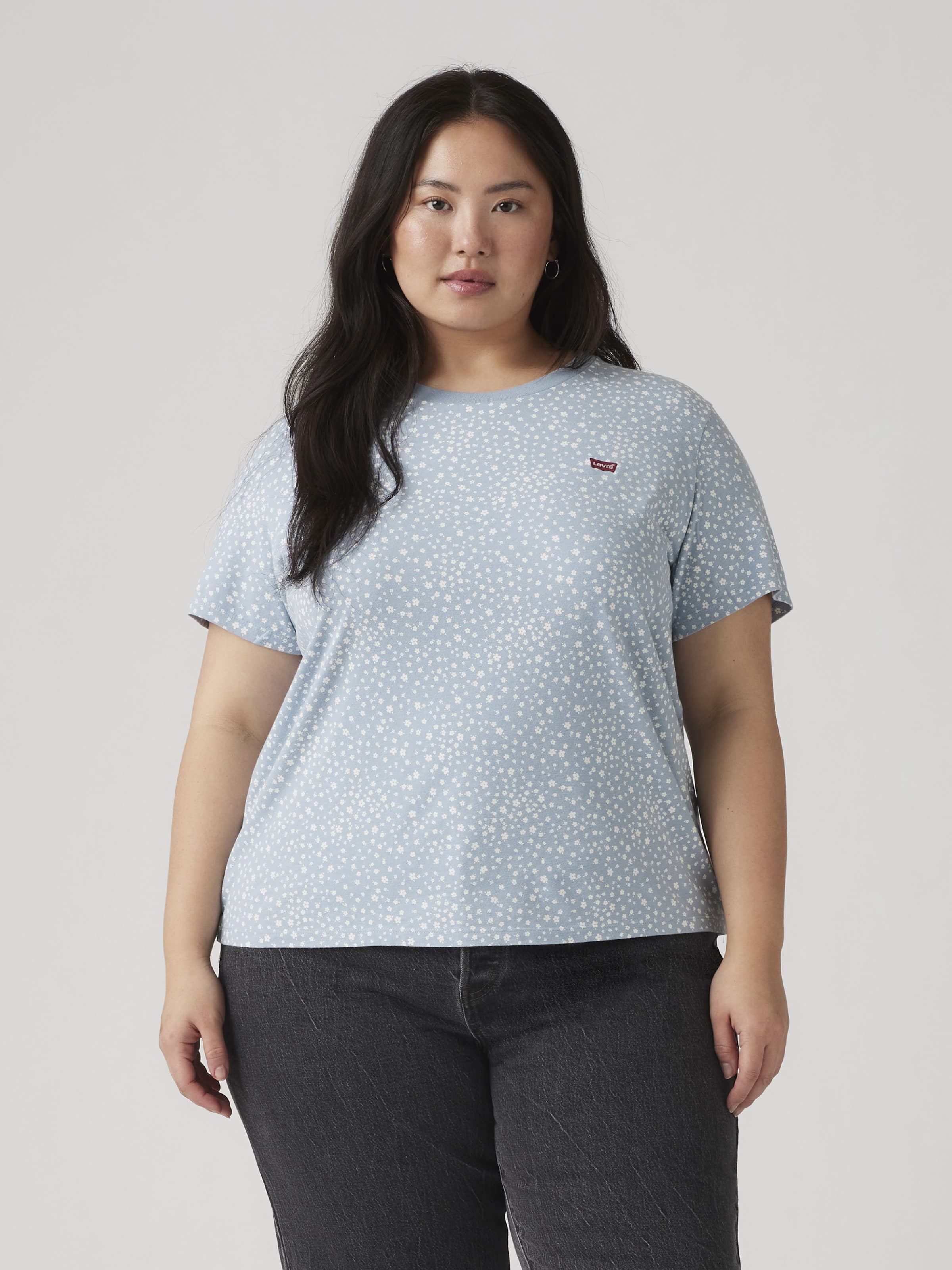 Curve Perfect Tee In Scattered Floral Dusty Blue