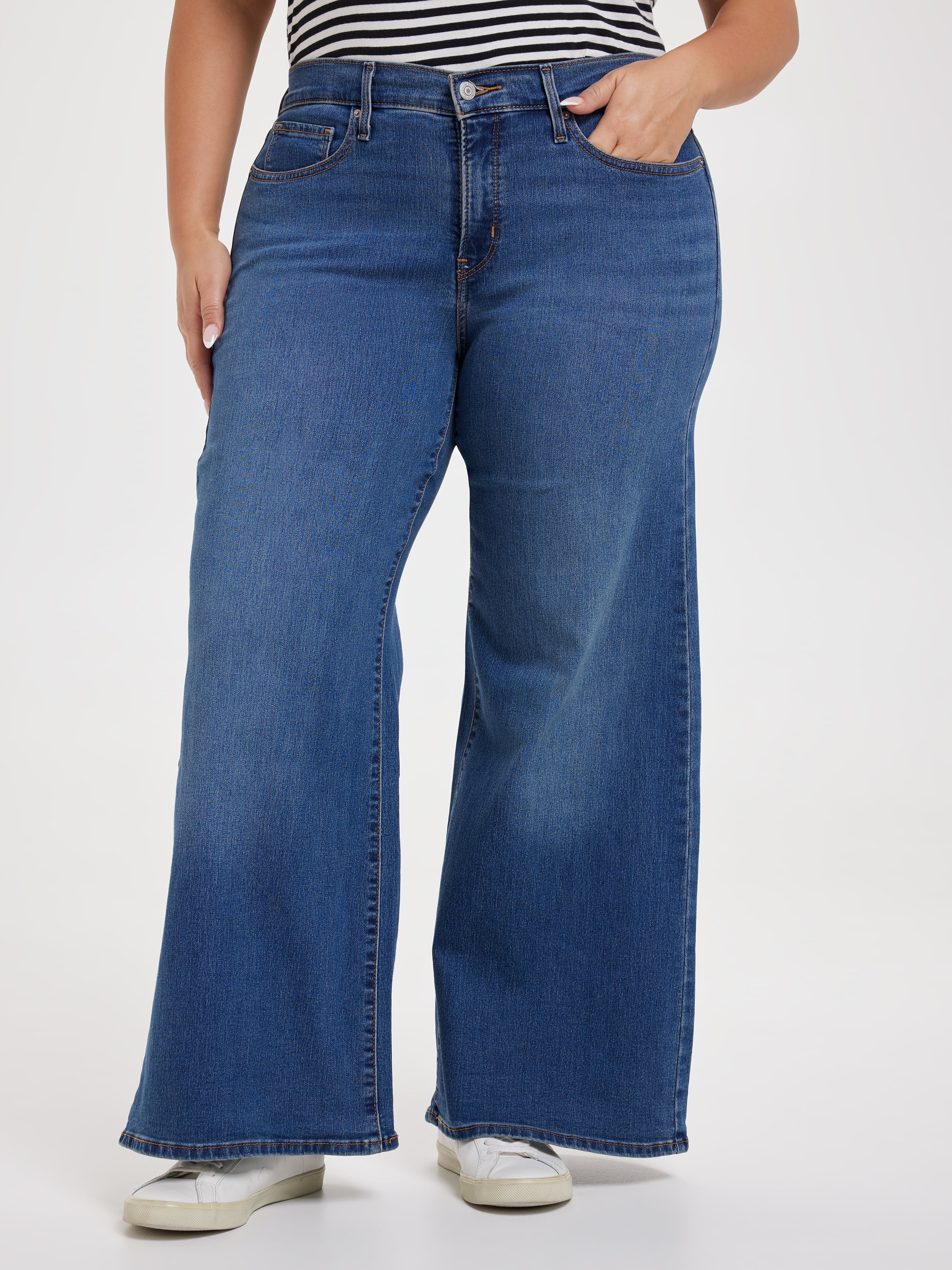Curve 318 Shaping Wide Leg Jean