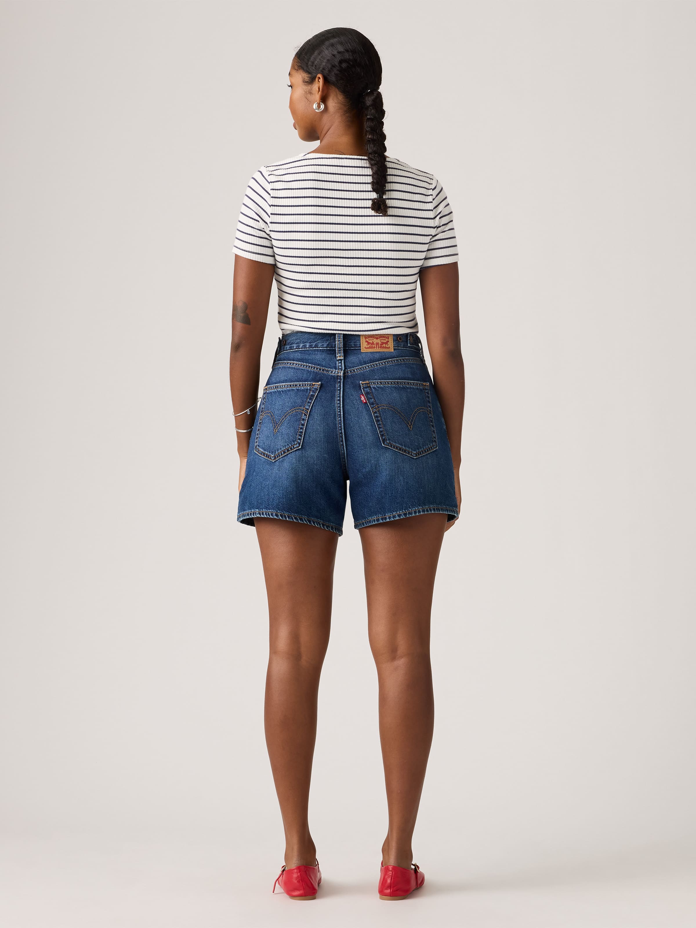 Cinch Short In Kiss Goodbye