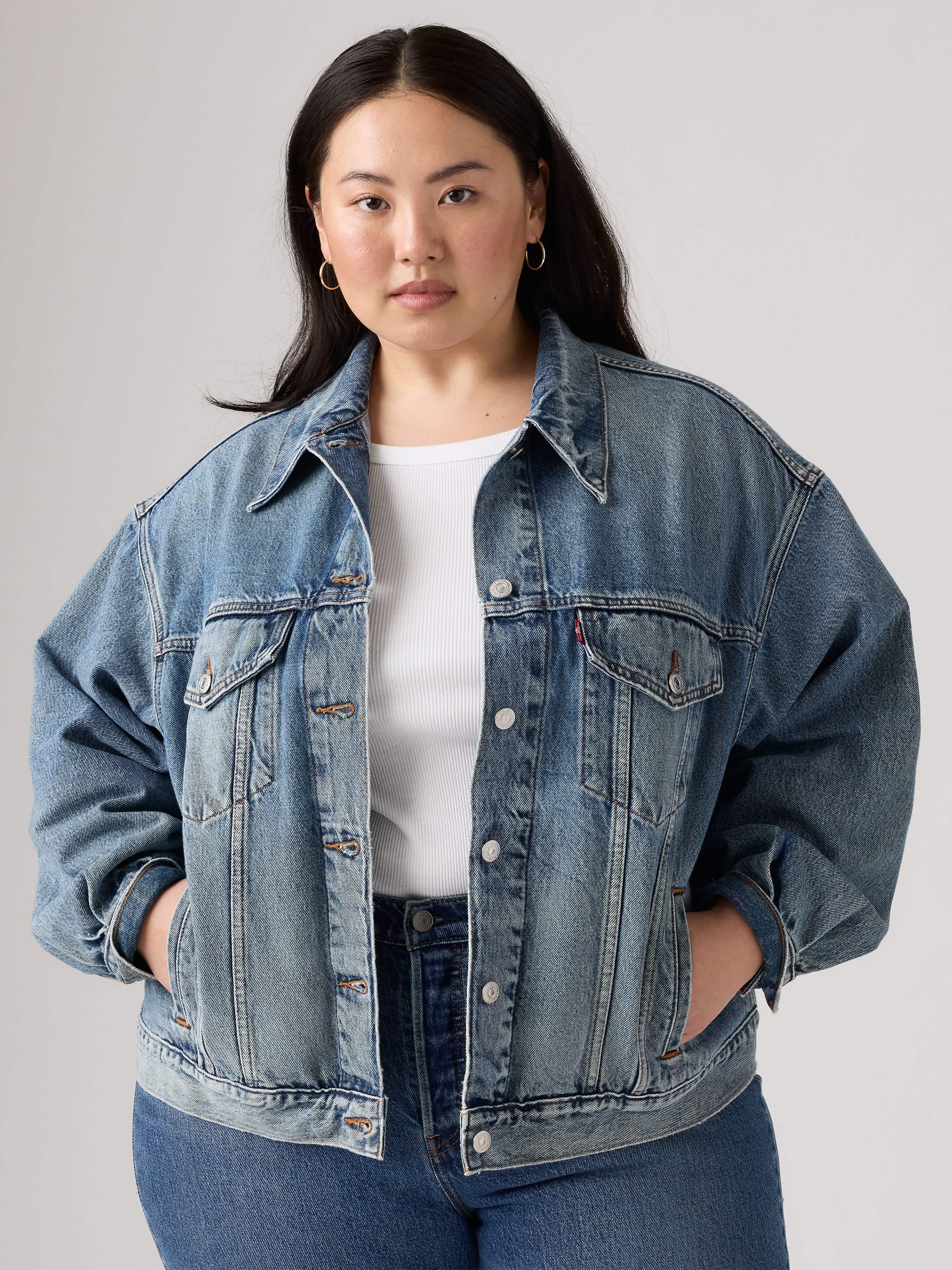 Curve 90S Trucker In Turning Heads