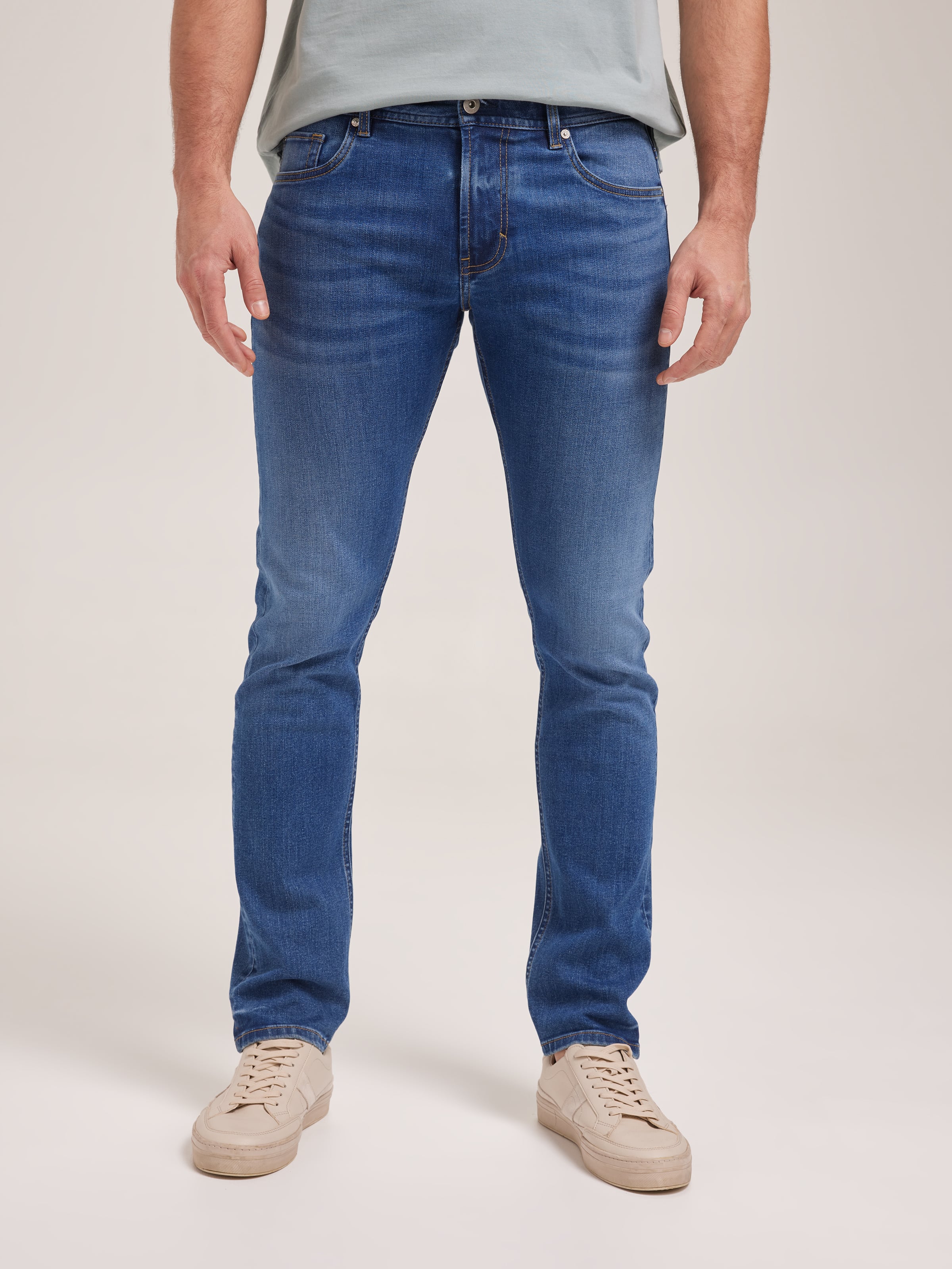 Stretch Slim Tapered Leg