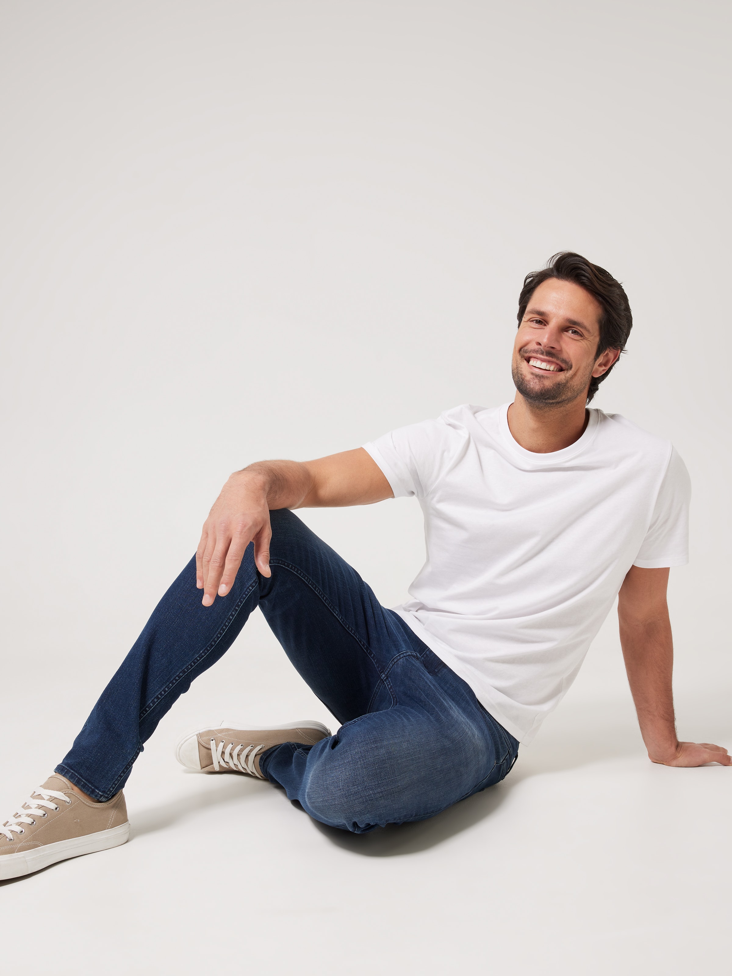 Stretch Skinny Tapered Leg Jean