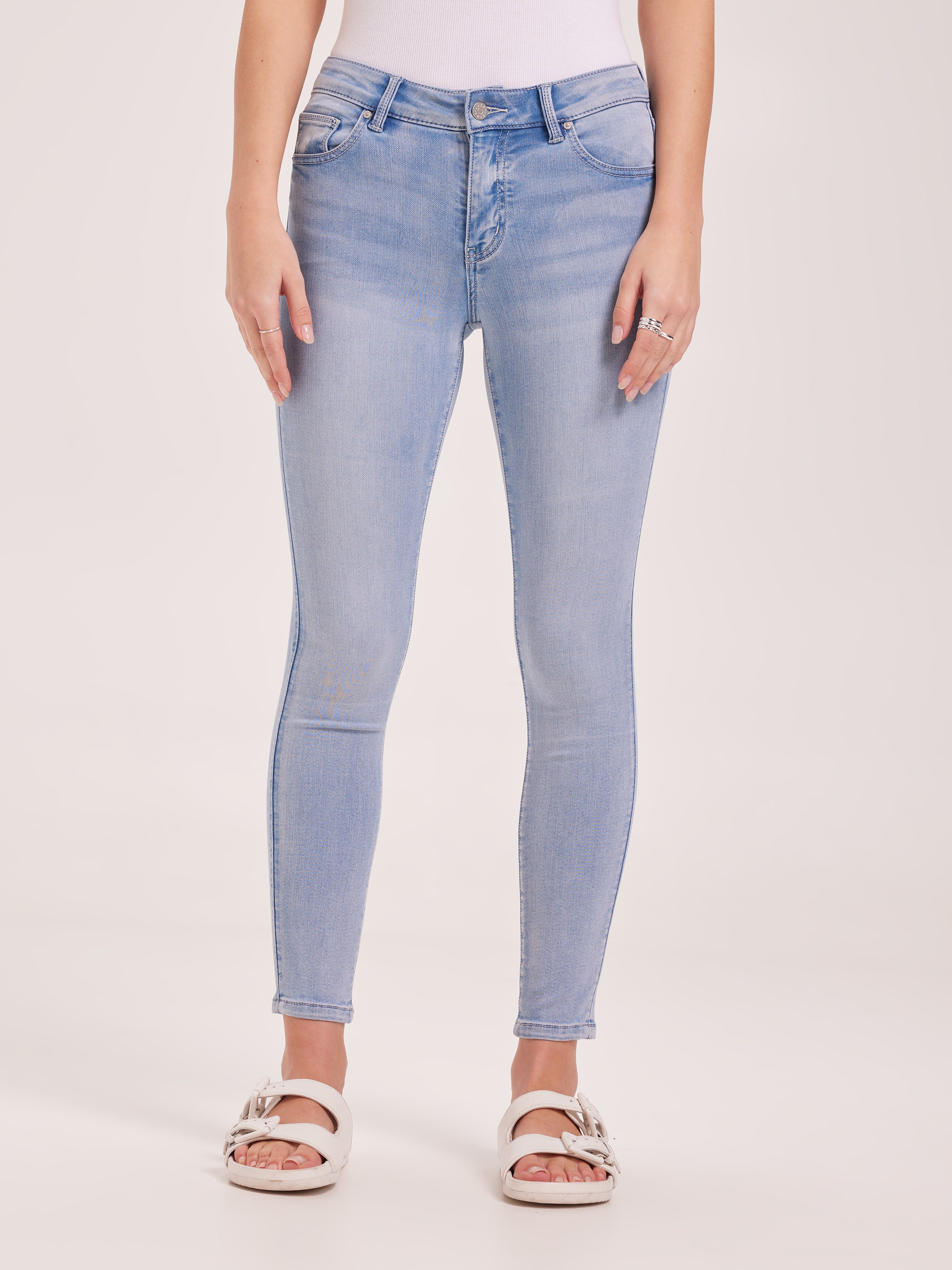 Amaze Mid Rise Skinny Ankle Jean