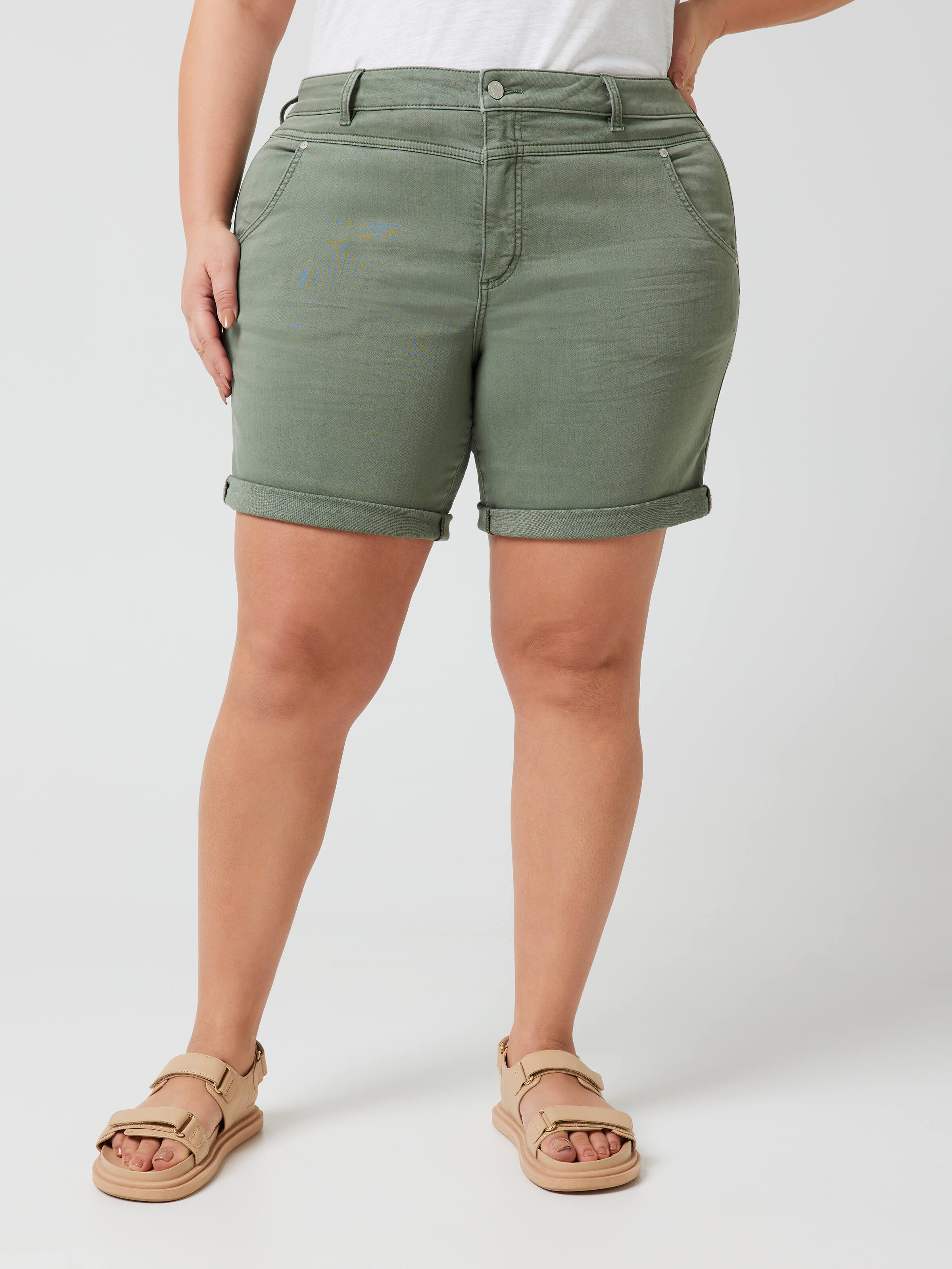 Curve Amaze Mid Rise Girlfriend Short