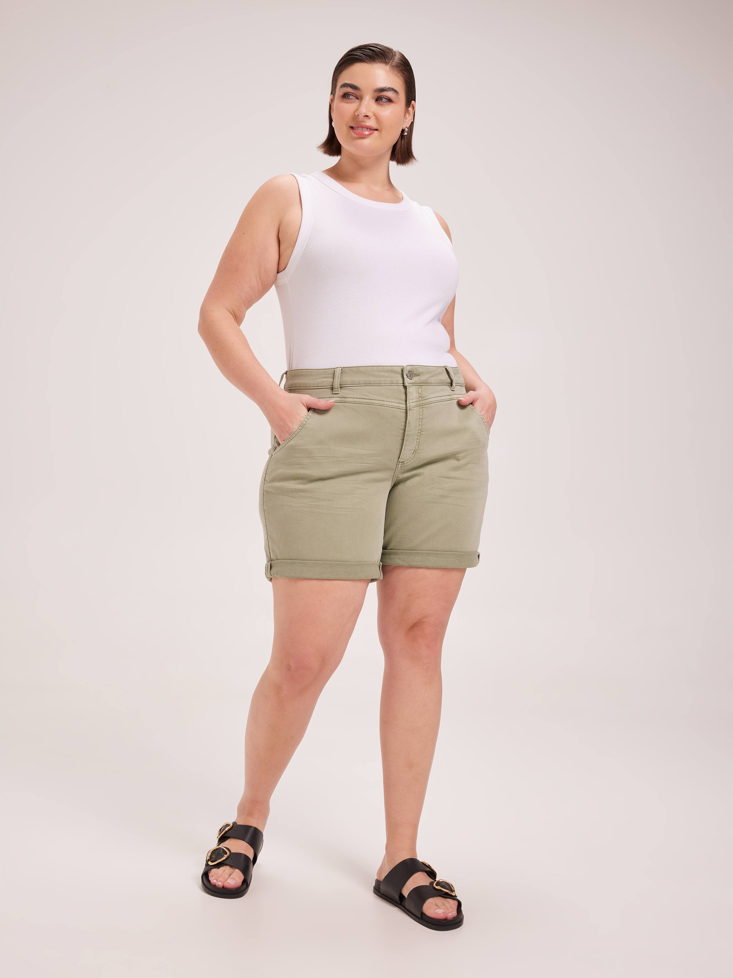 Curve Amaze Mid Rise Girlfriend Short
