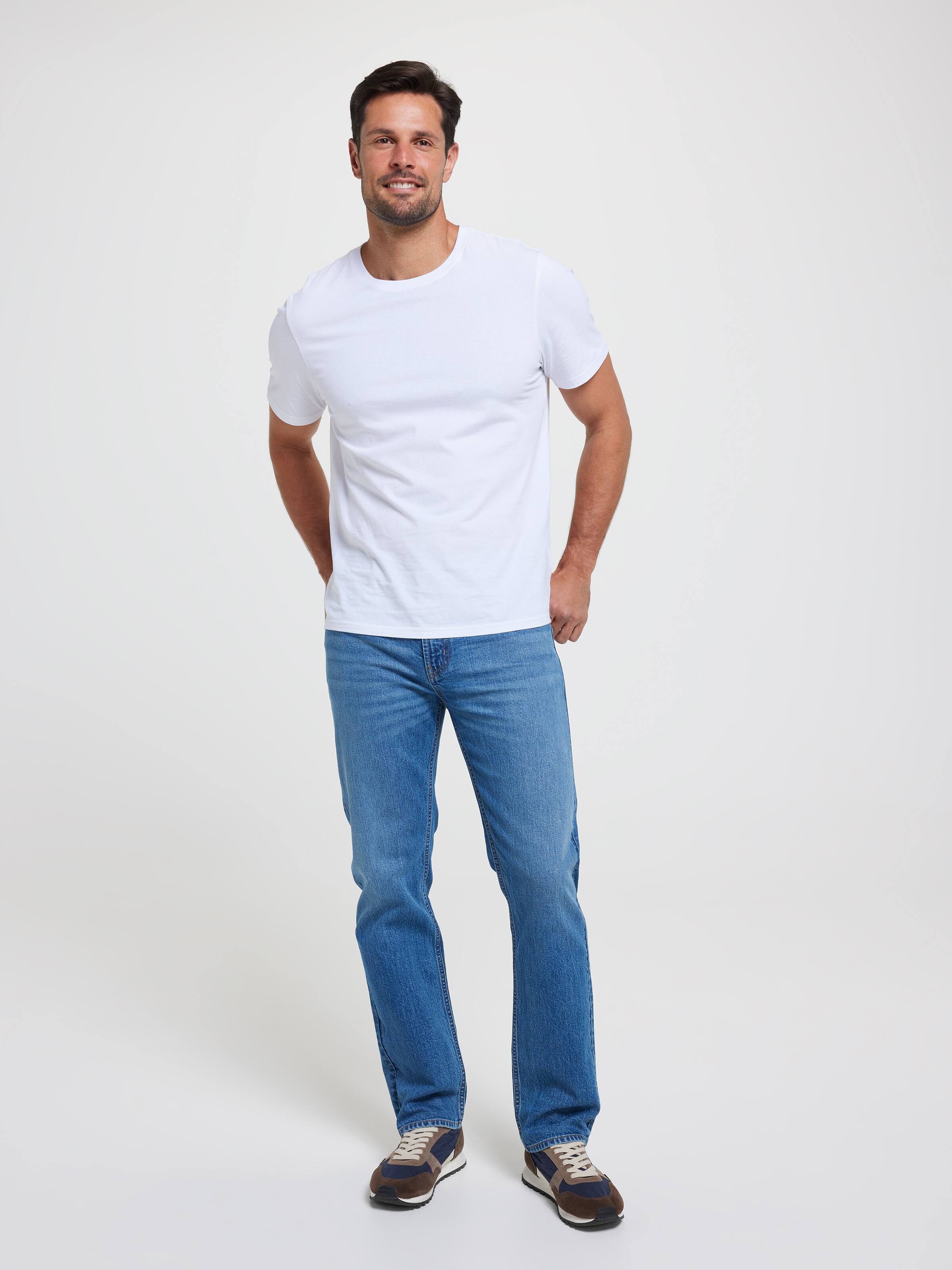 Stretch Relaxed Straight Leg