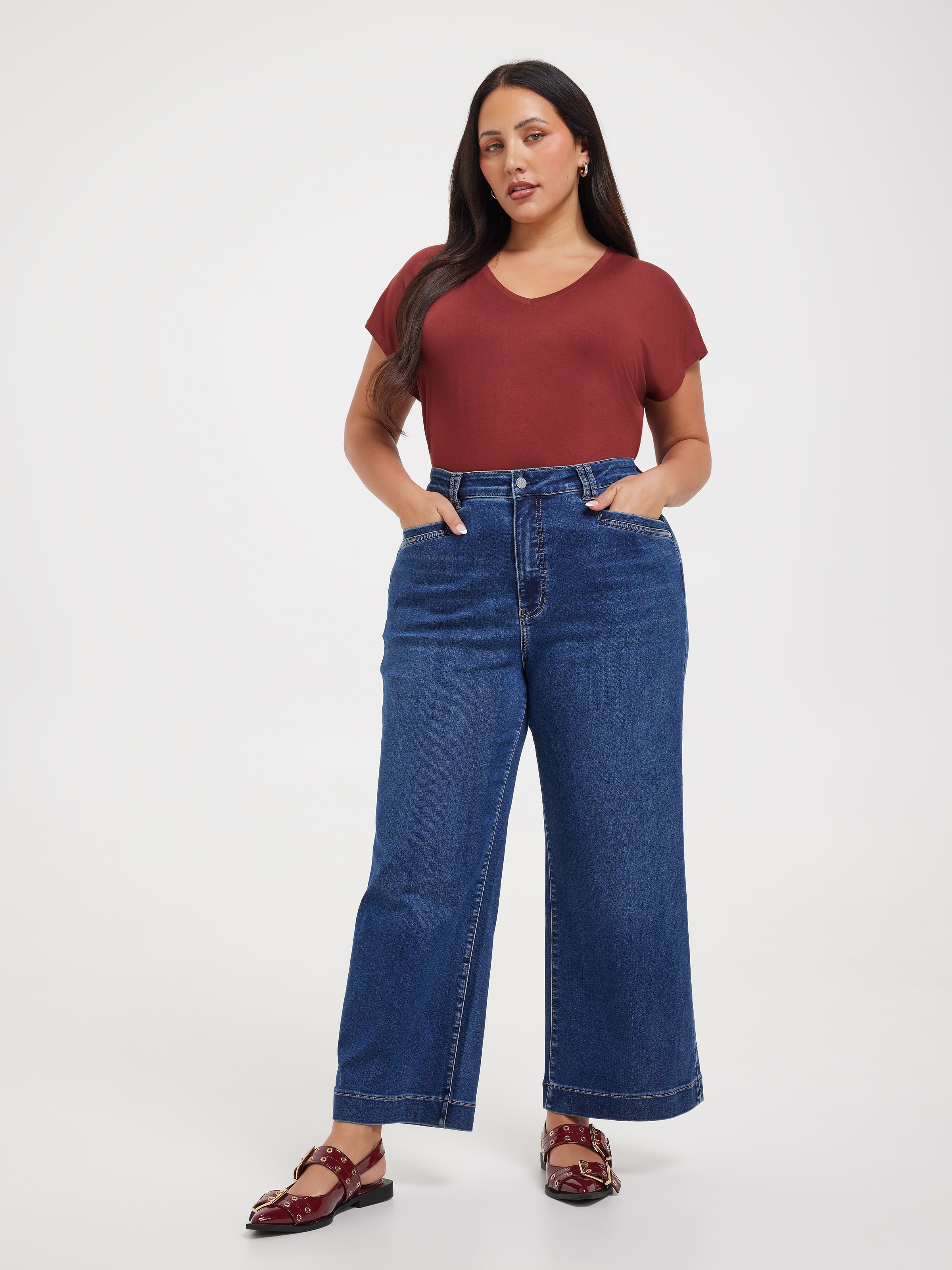Curve Luxe V Neck Tee