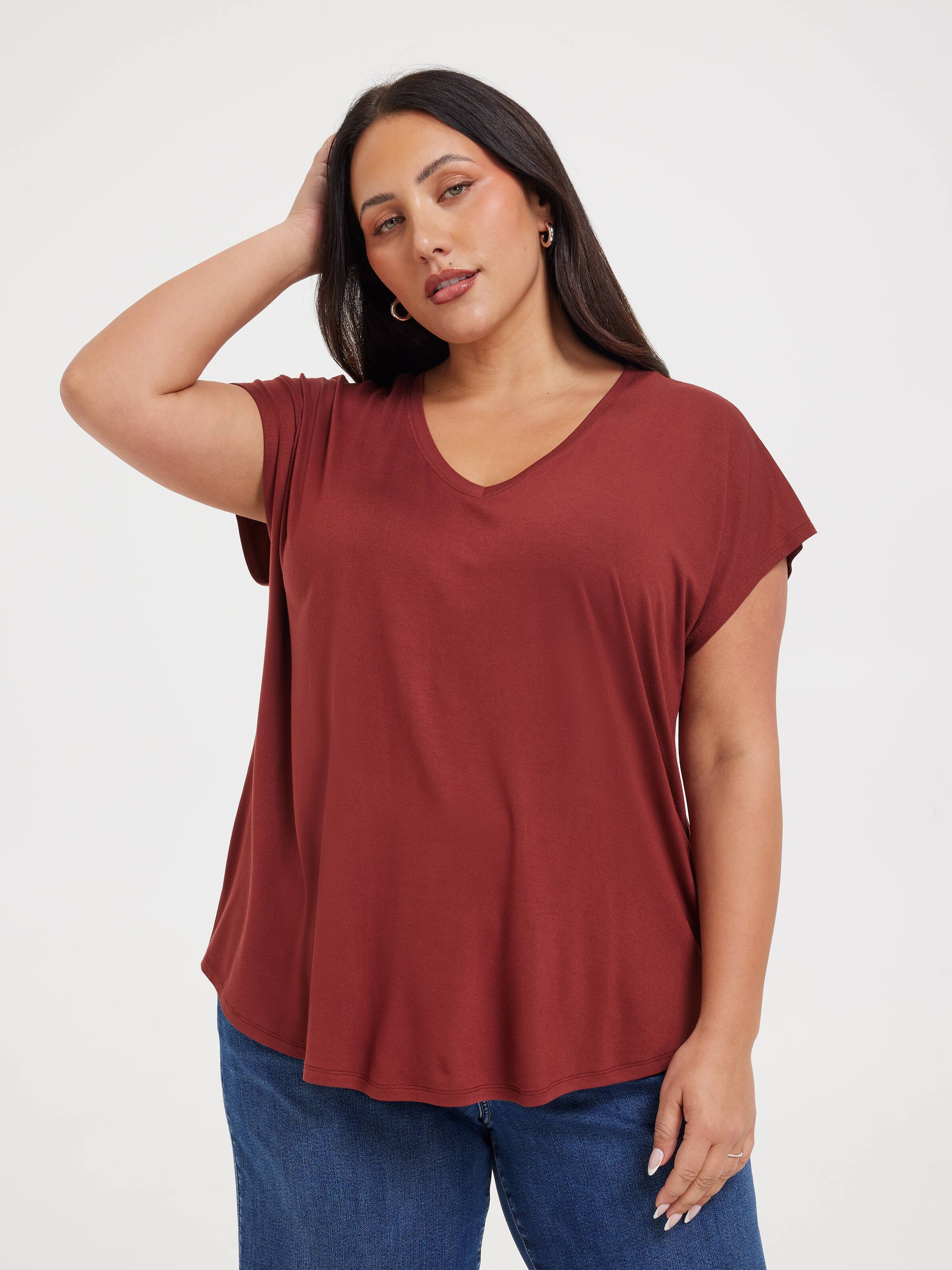 Curve Luxe V Neck Tee