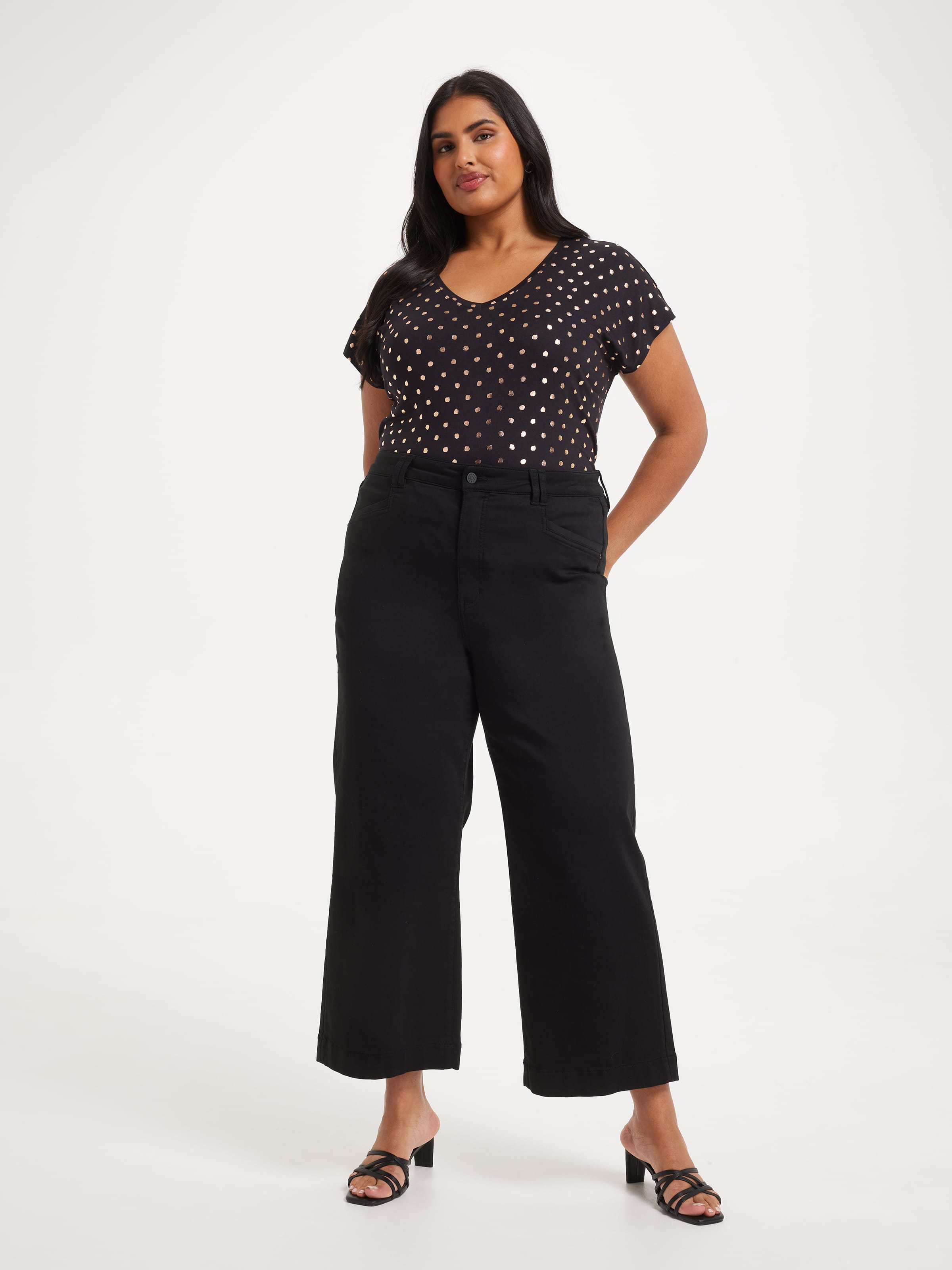 Curve Luxe V Neck Tee