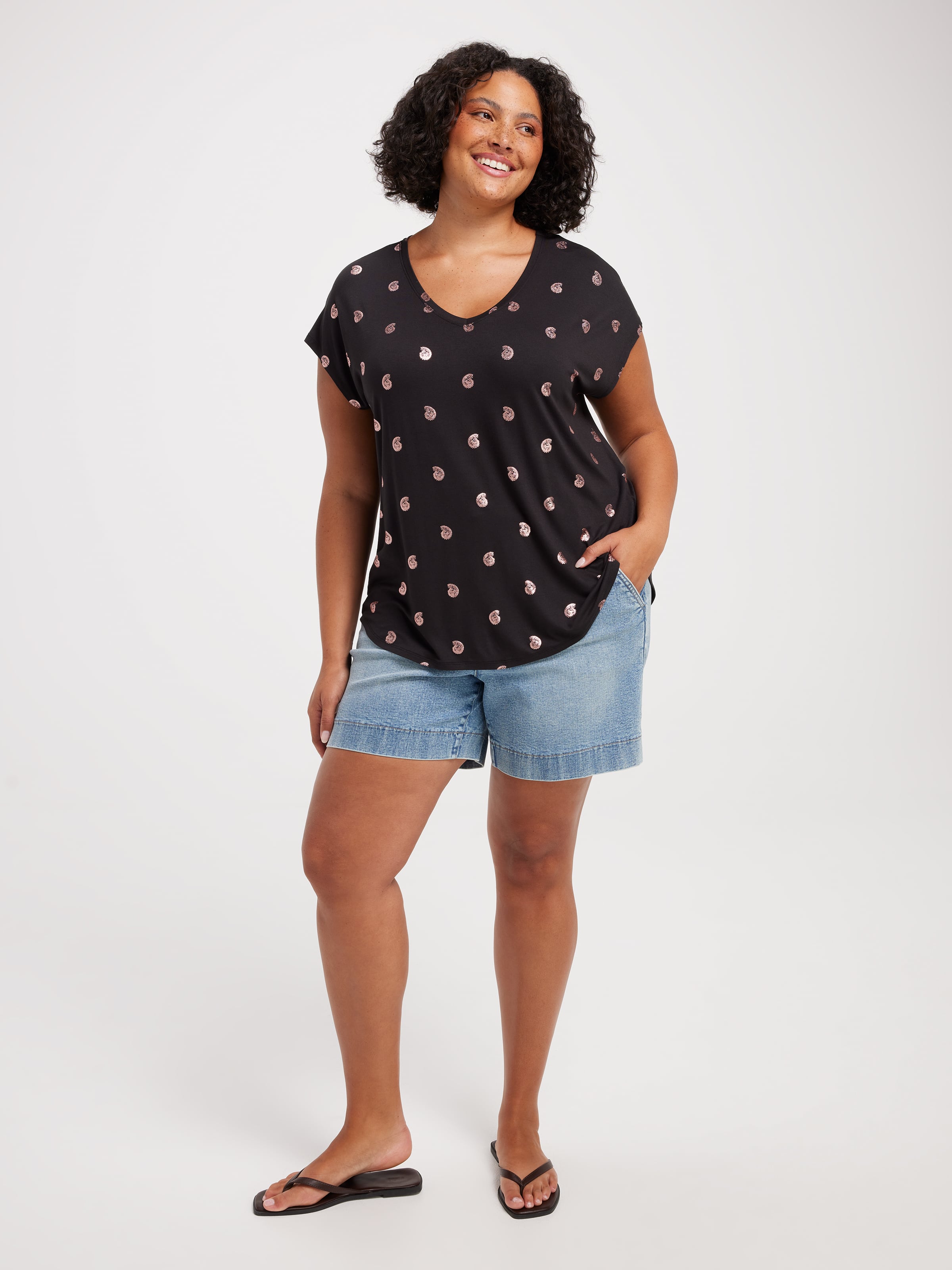 Curve Luxe V Neck Tee