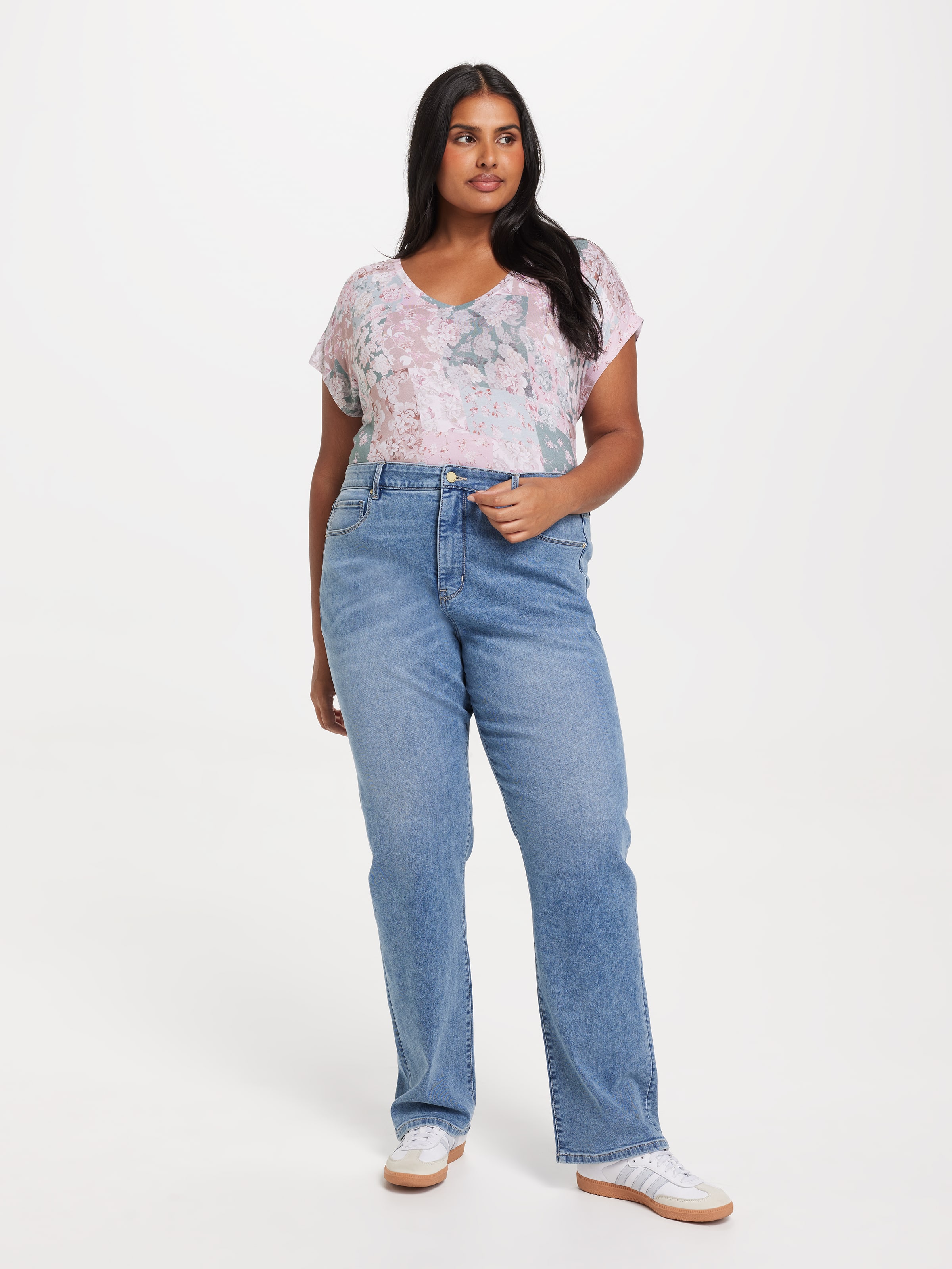 Curve Luxe V Neck Tee