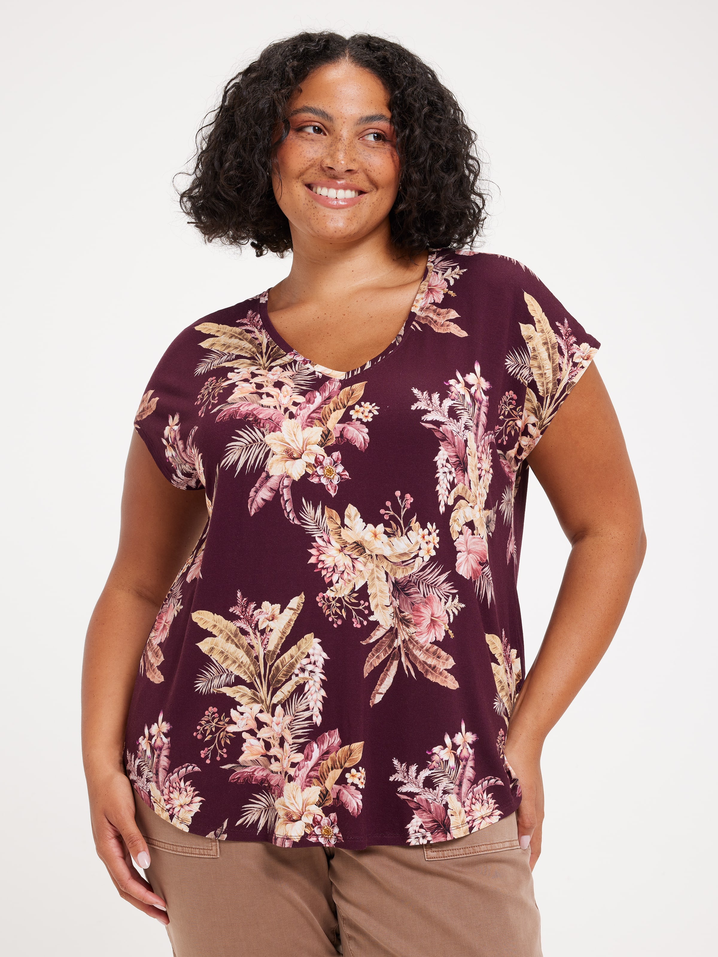 Curve Luxe V Neck Tee