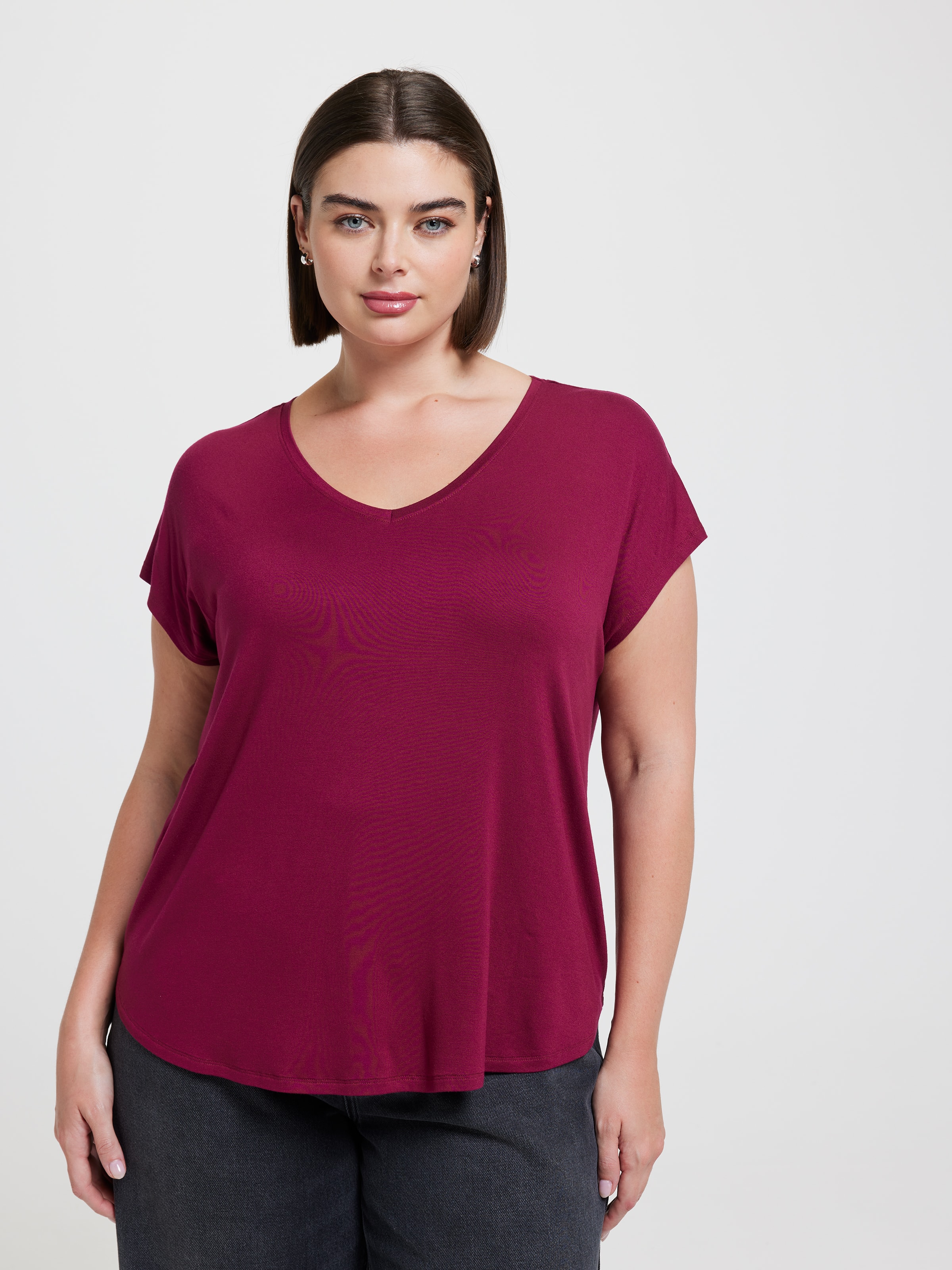 Curve Luxe V Neck Tee
