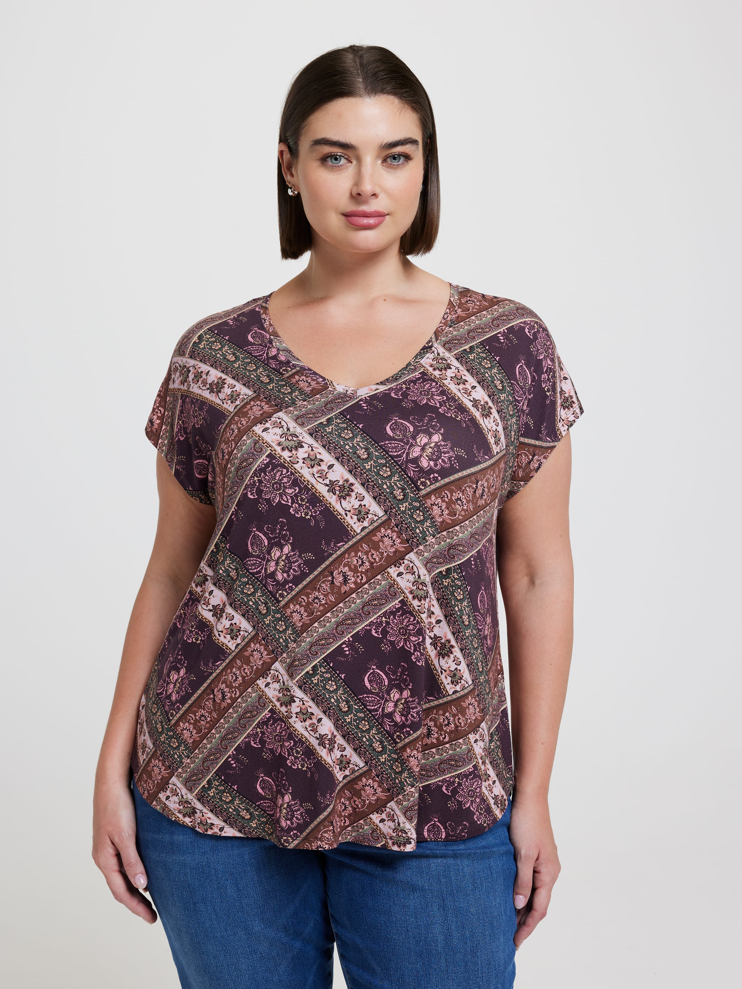 Curve Luxe V Neck Tee