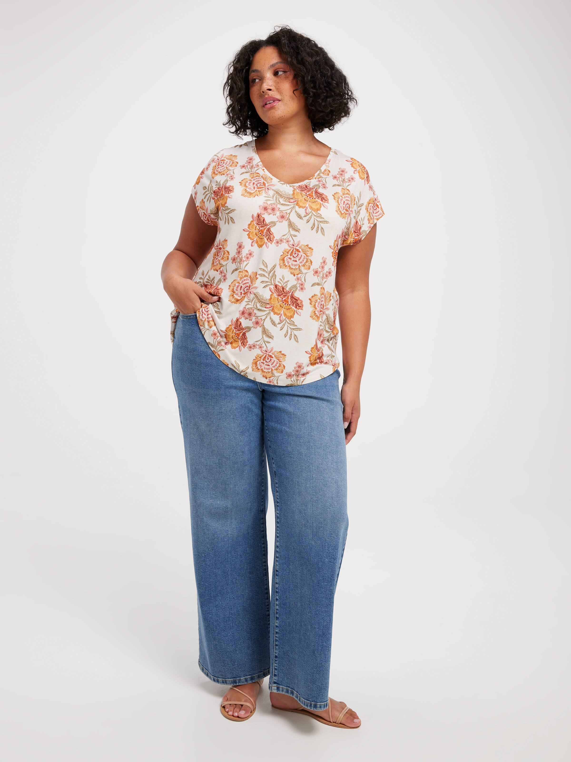 Curve Luxe V Neck Tee