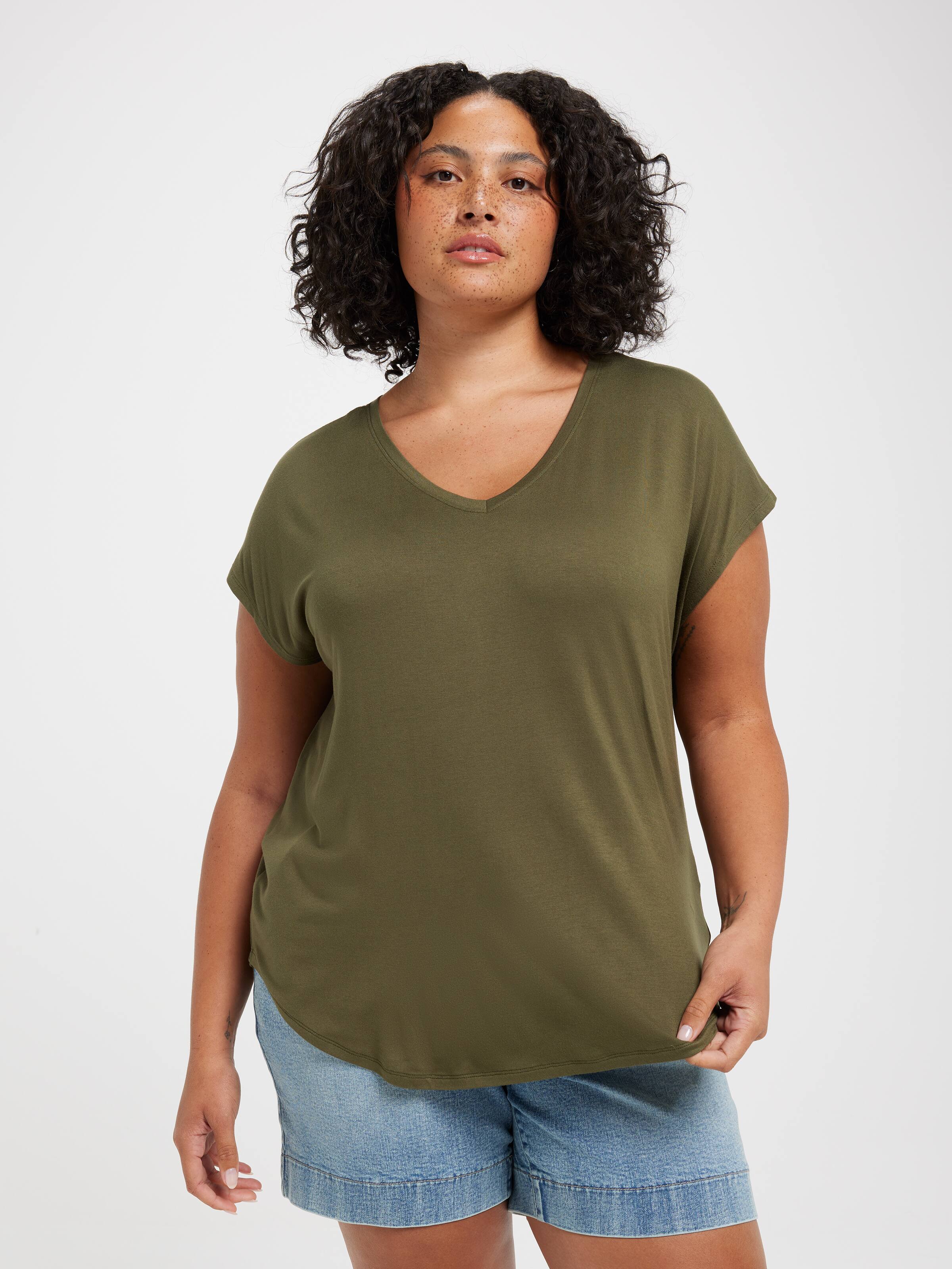 Curve Luxe V Neck Tee