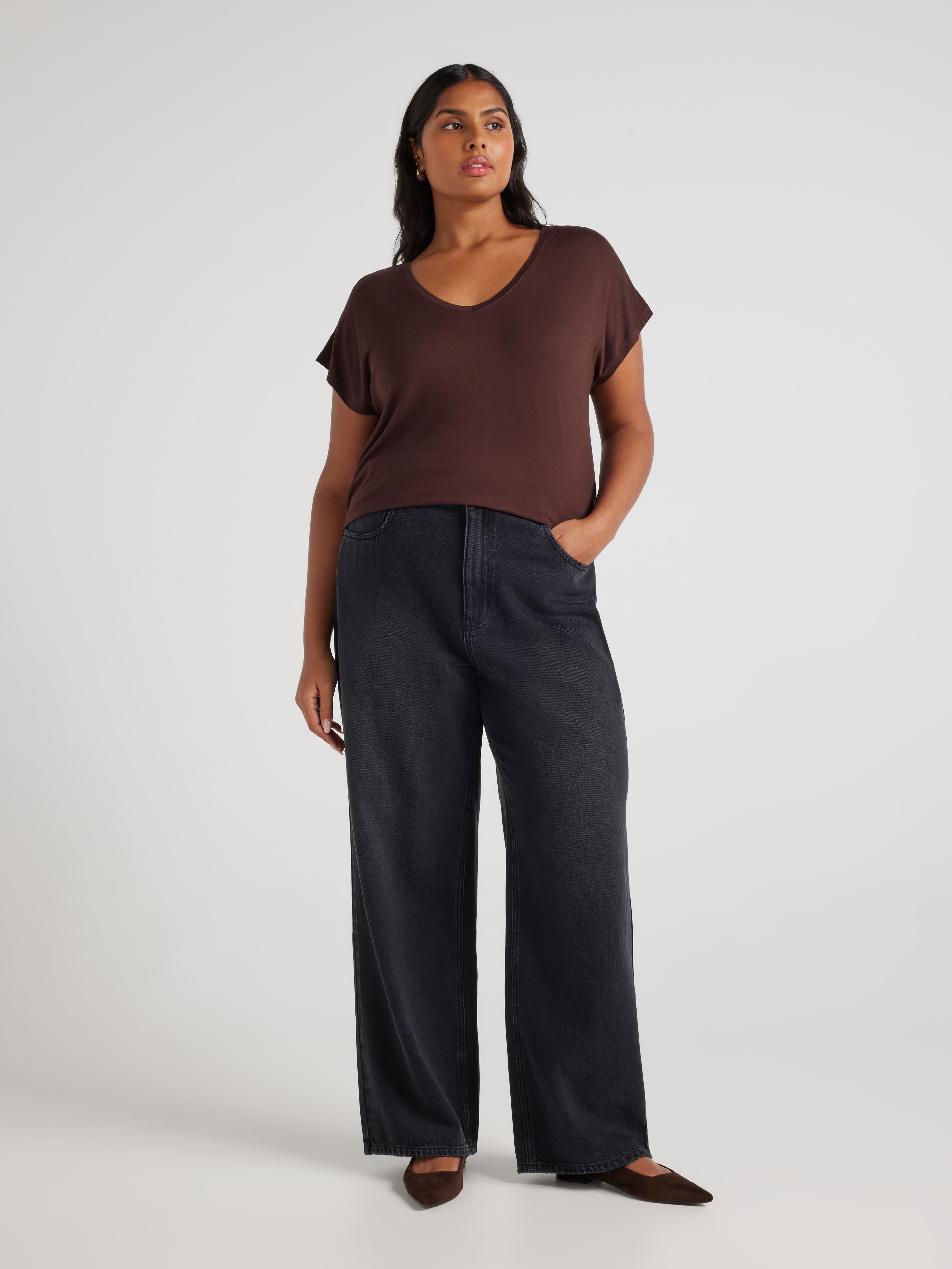 Curve Luxe V Neck Tee