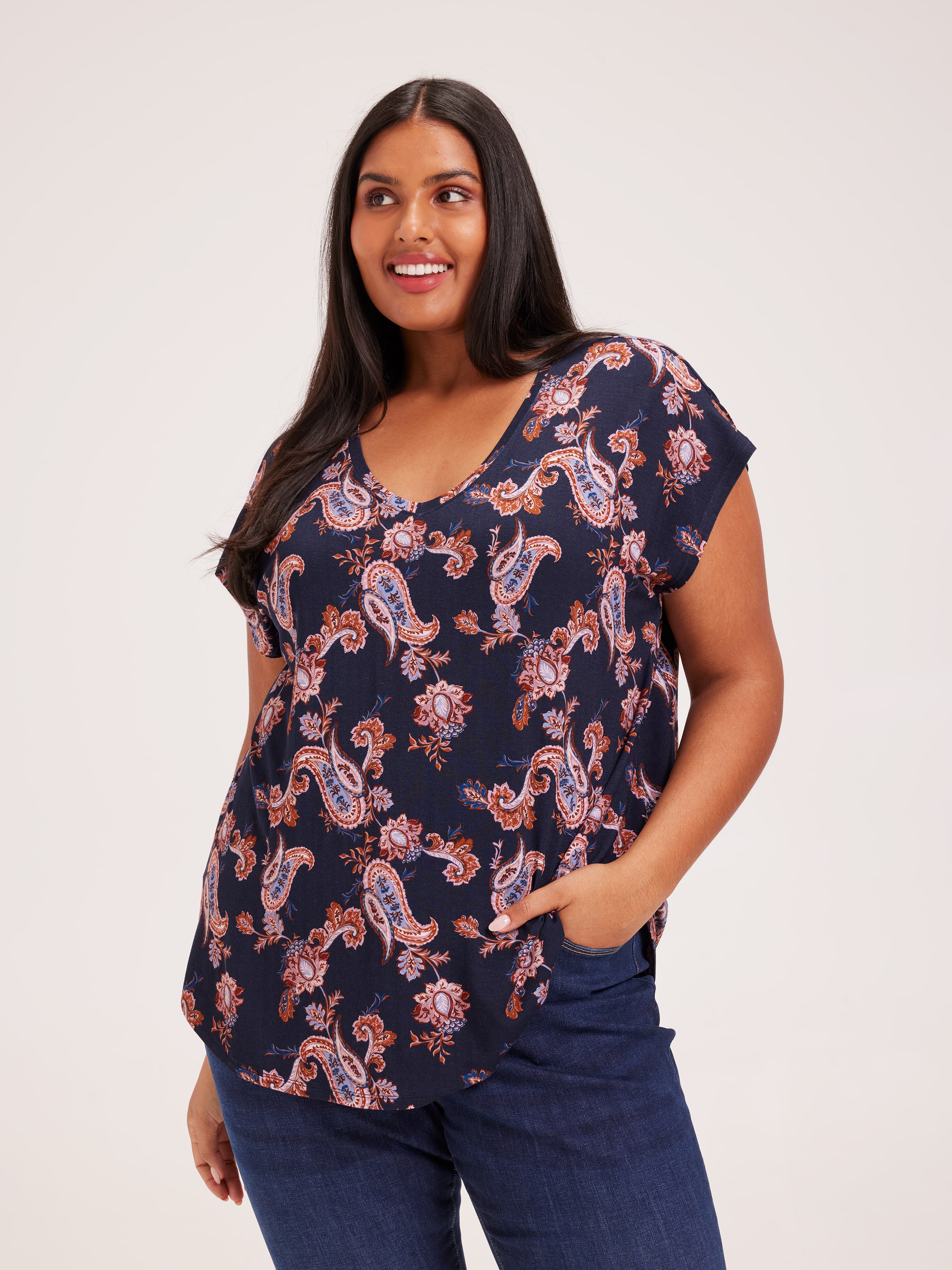 Curve Luxe V Neck Tee