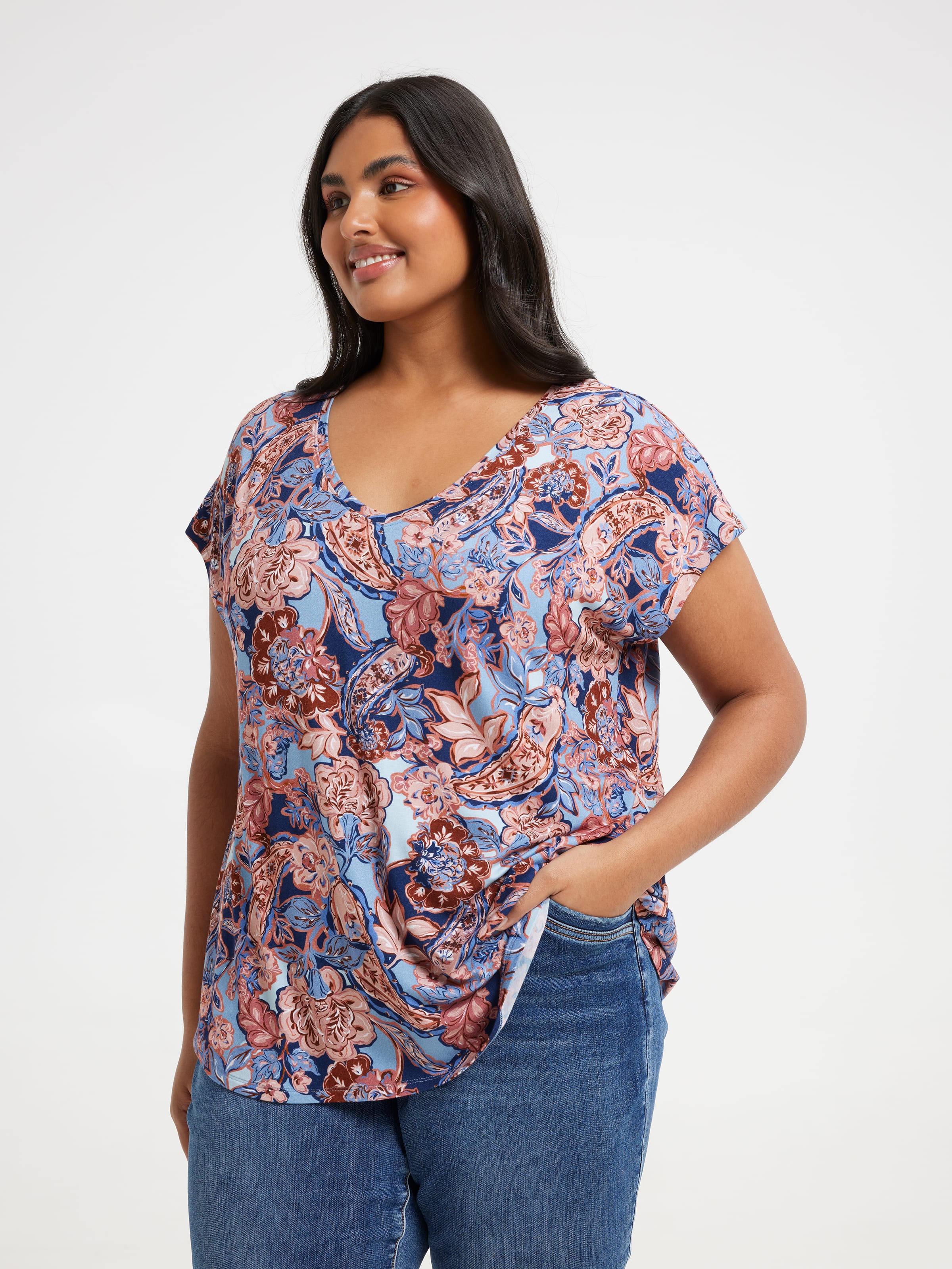 Curve Luxe V Neck Tee