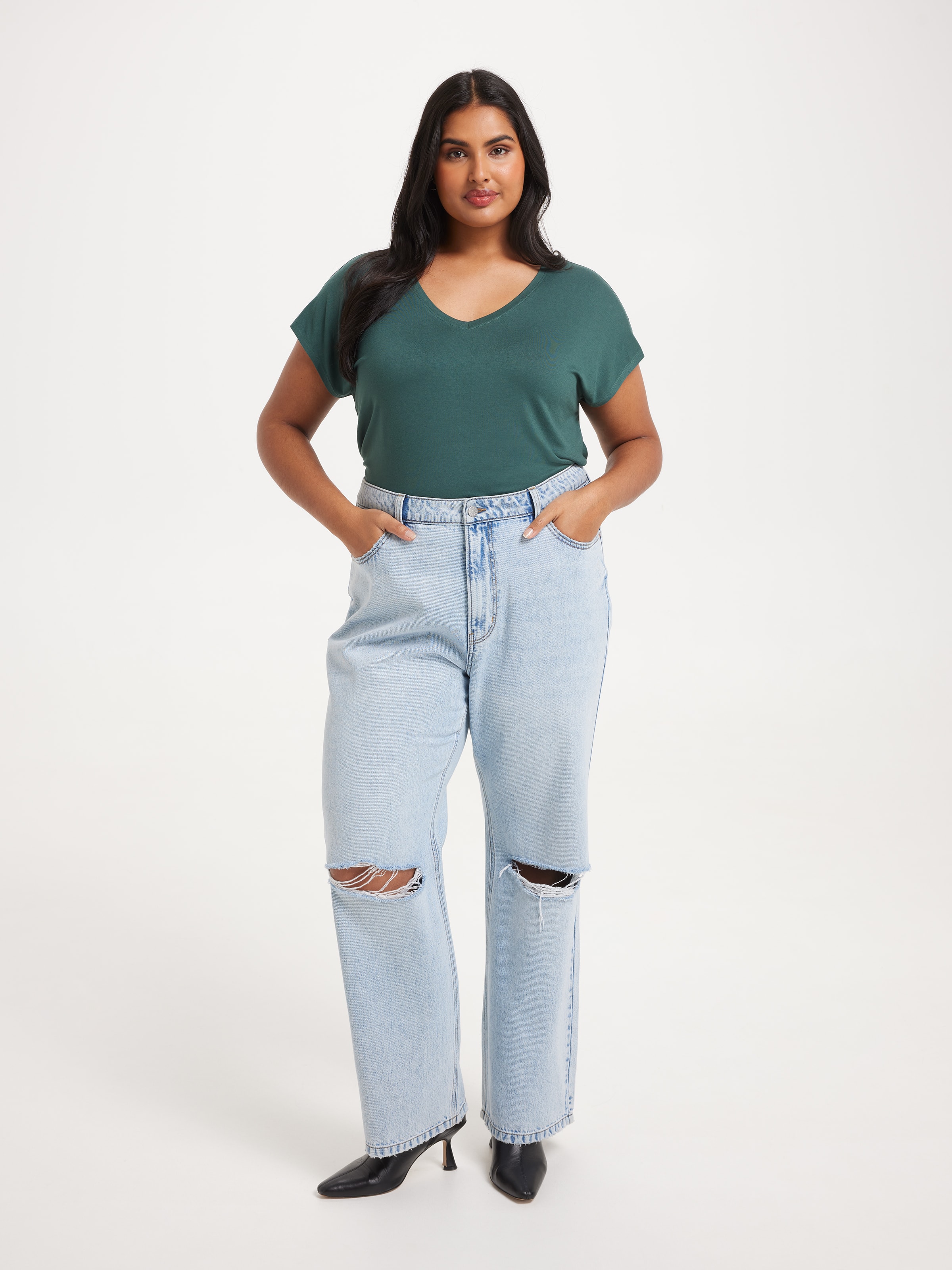 Curve Luxe V Neck Tee