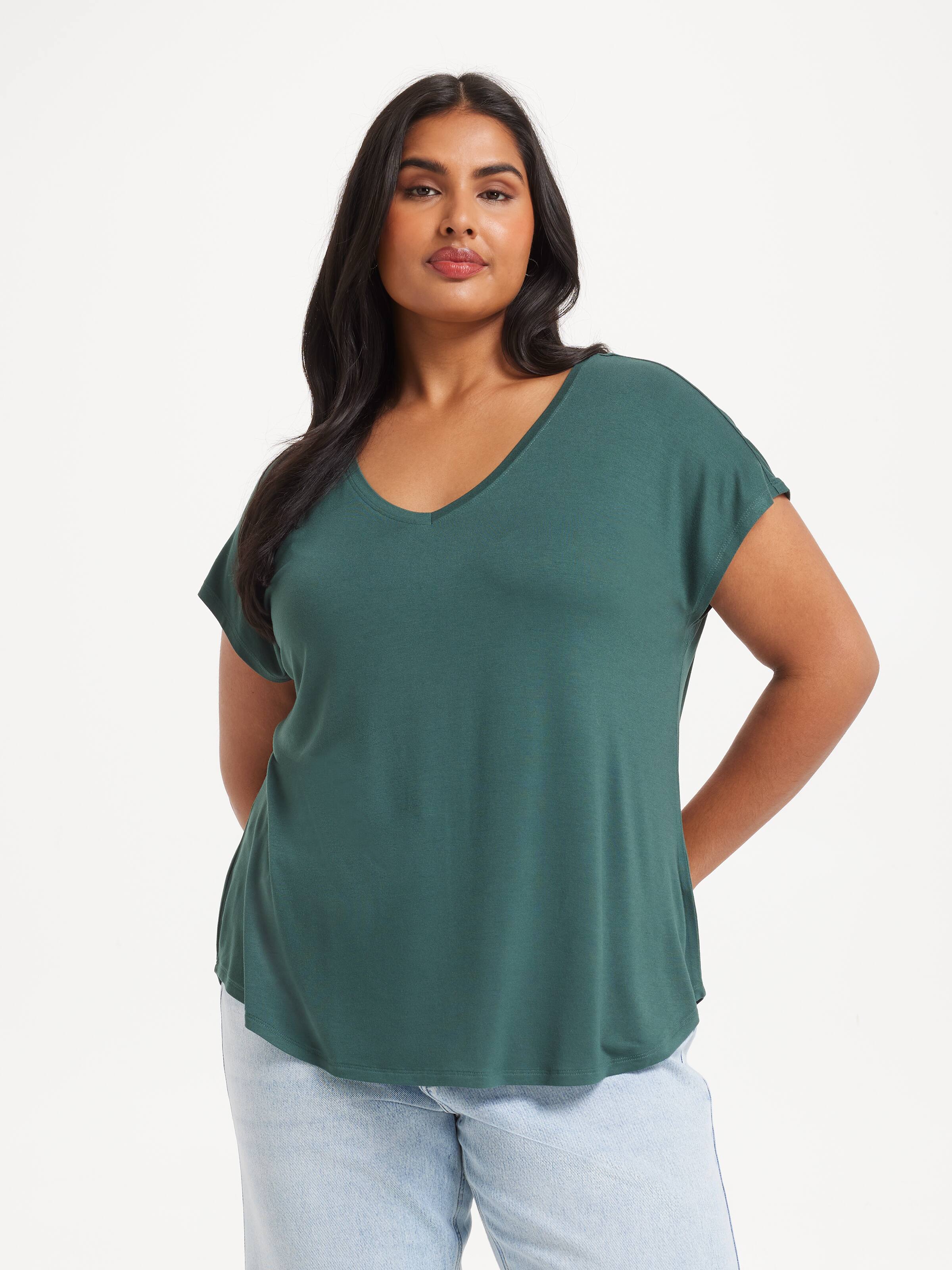Curve Luxe V Neck Tee