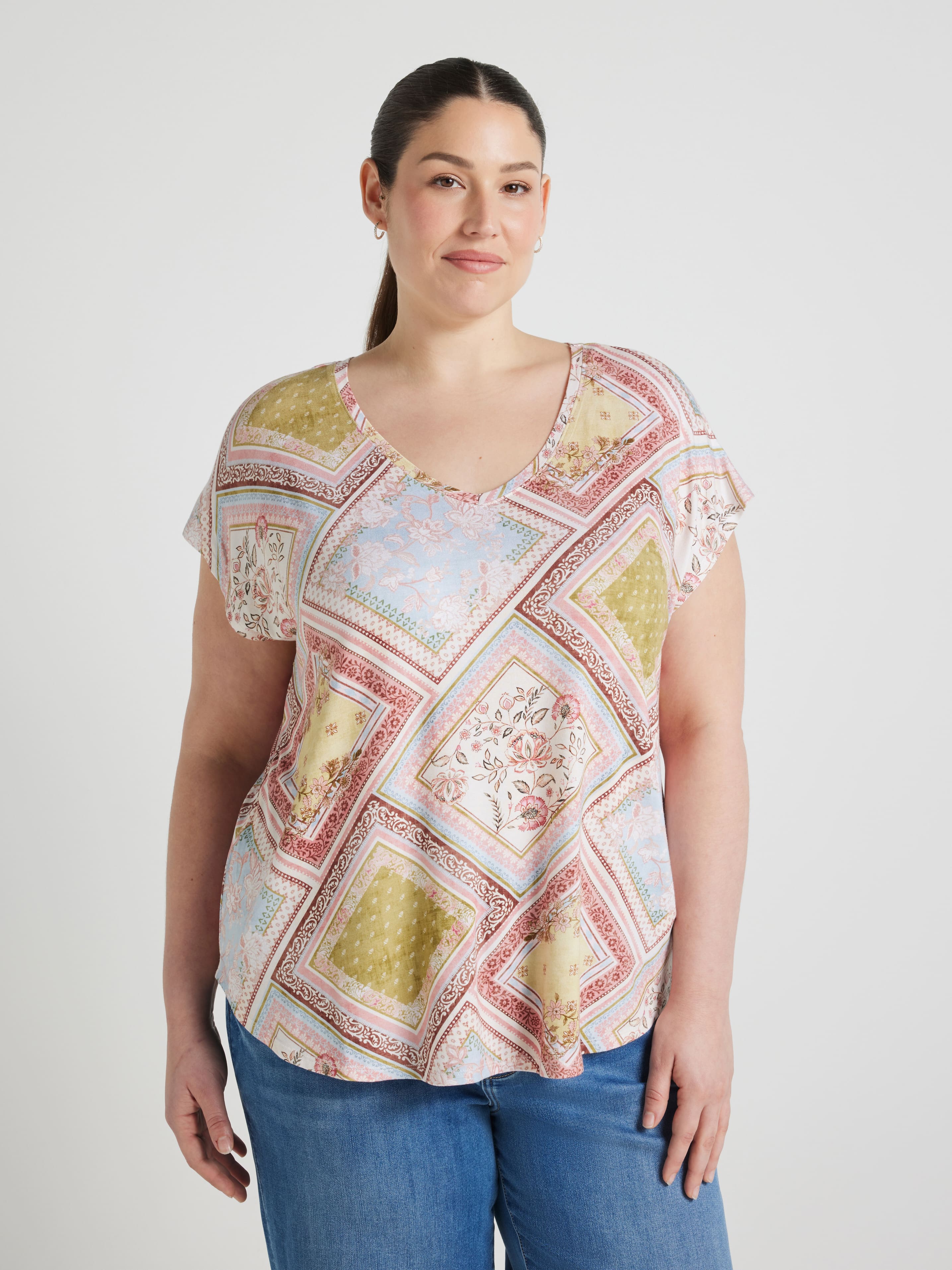 Curve Luxe V Neck Tee