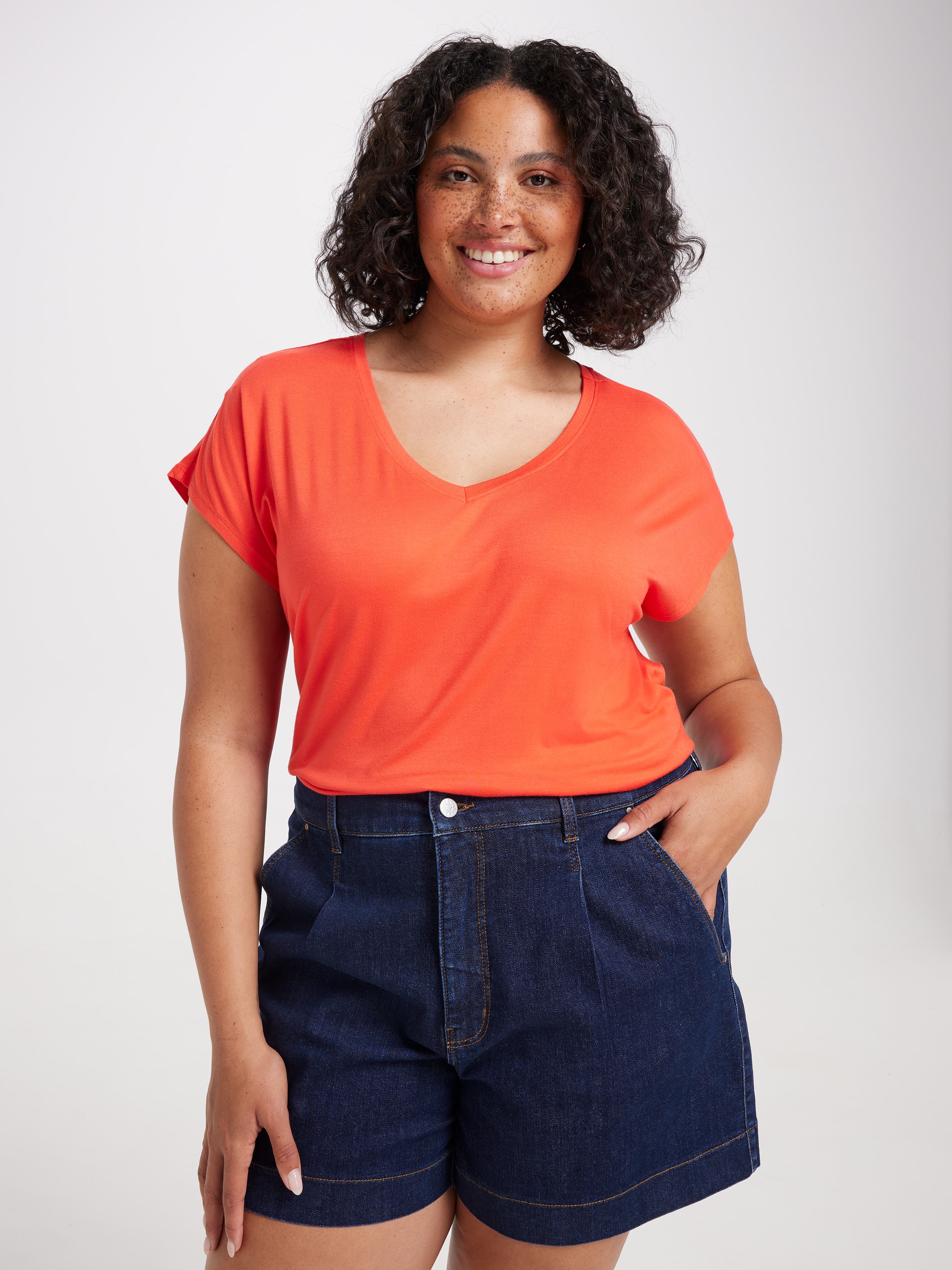 Curve Luxe V Neck Tee