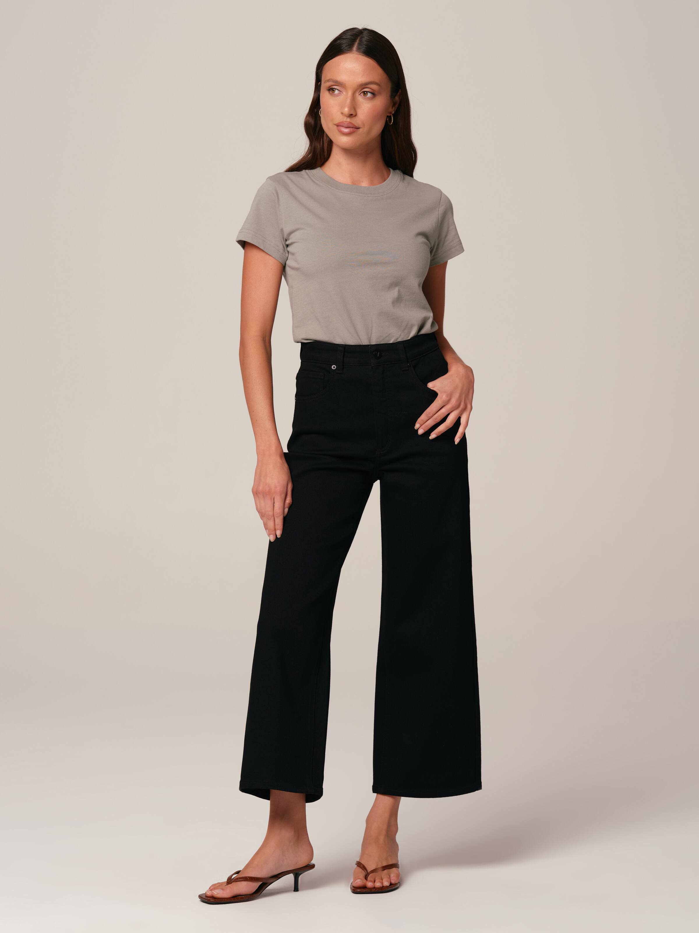 Hi Aline Crop In Black