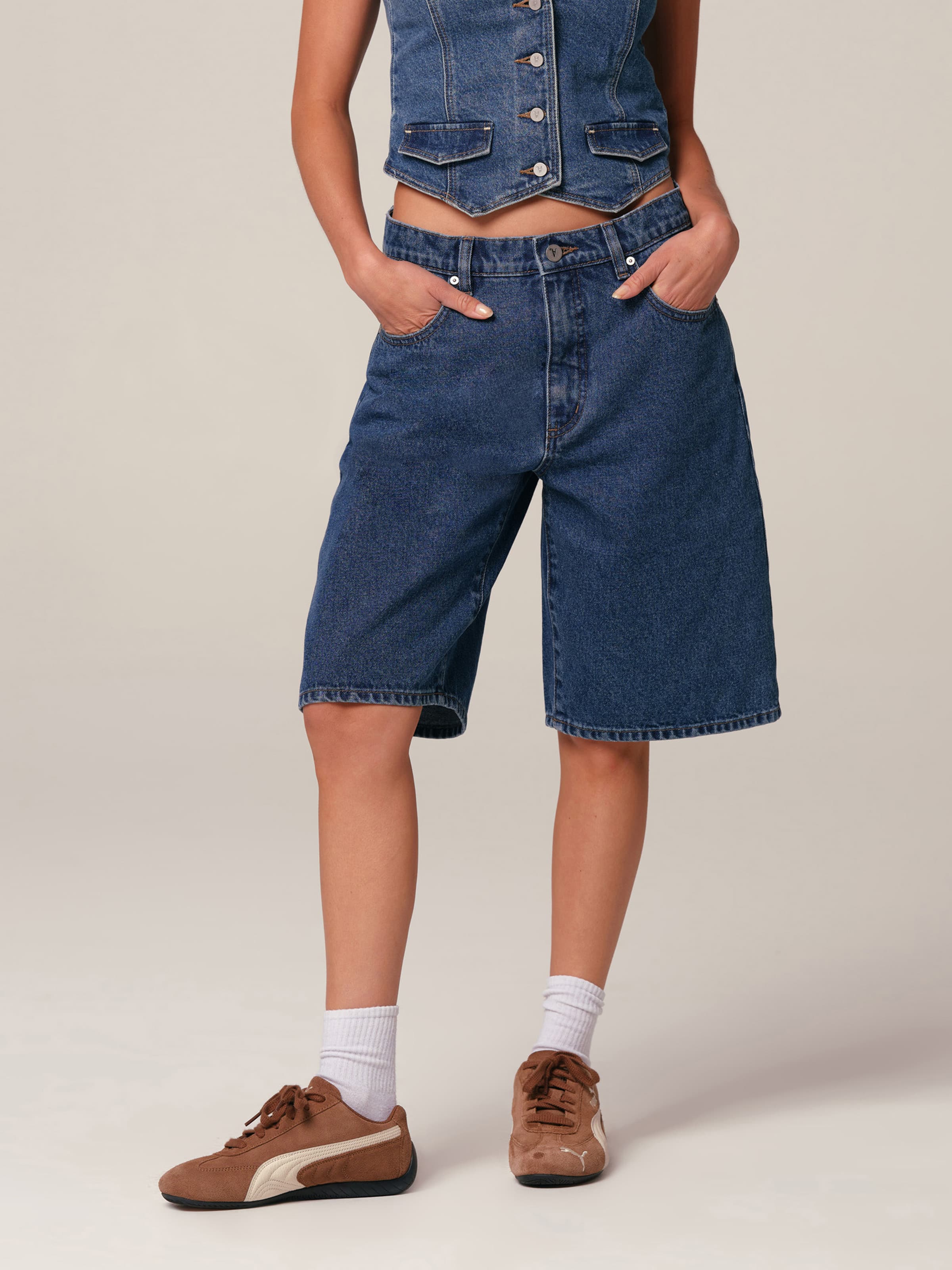 Mid Jort In Emily