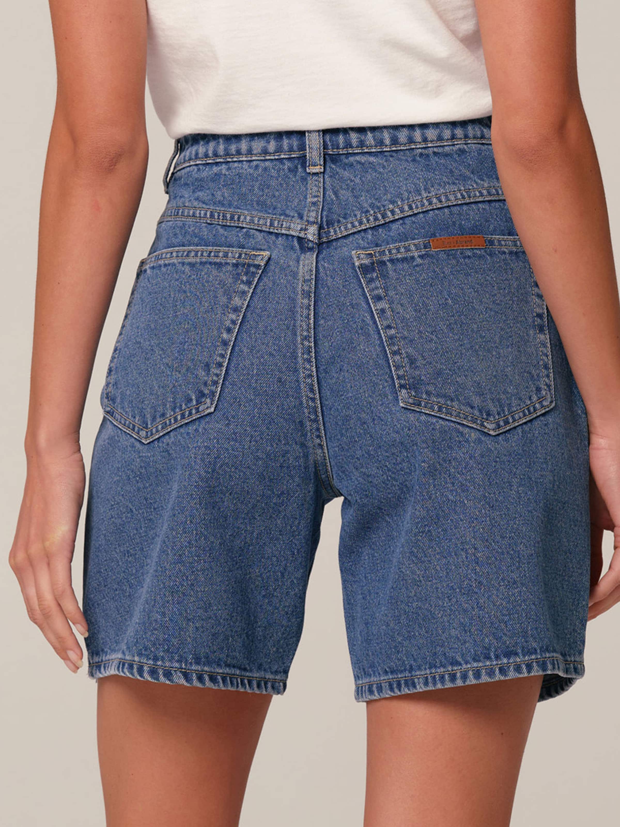 Hi Relaxed Short In Molly