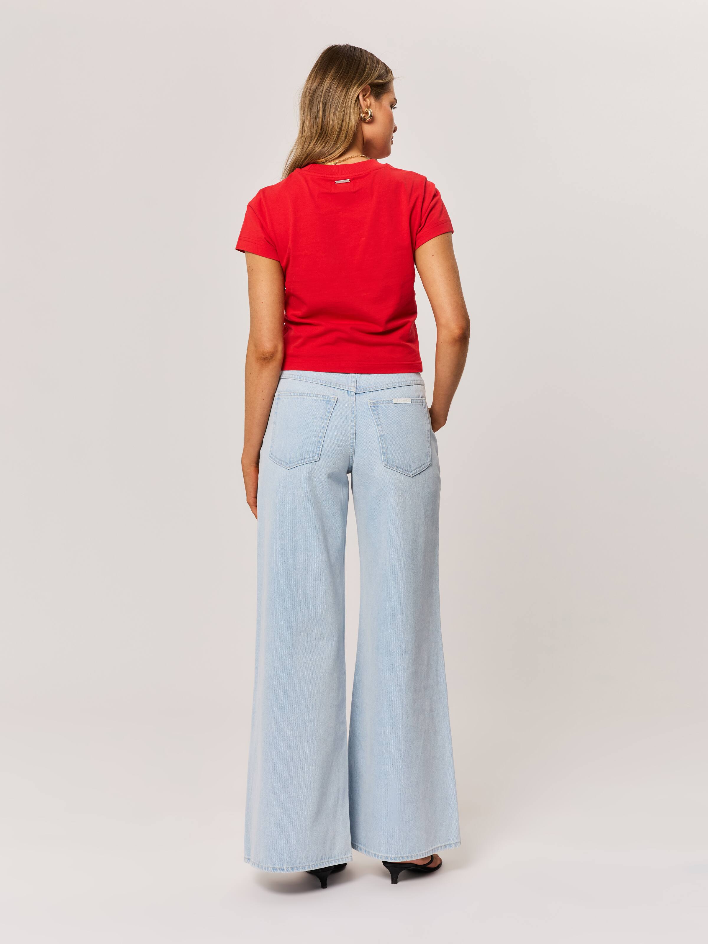 Hi Super Wide In Sarah