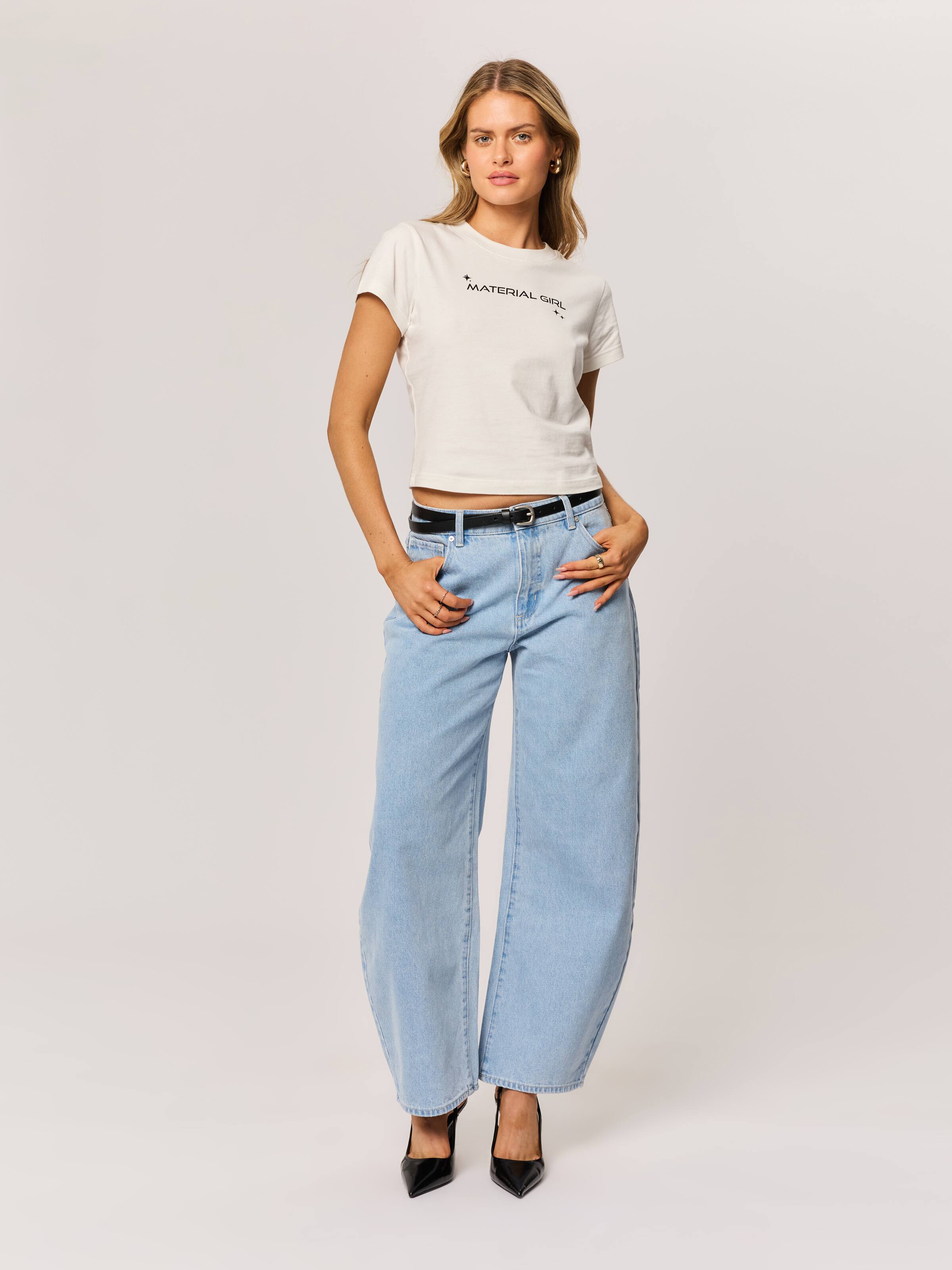 Mid Rise Balloon Jean In Courtney