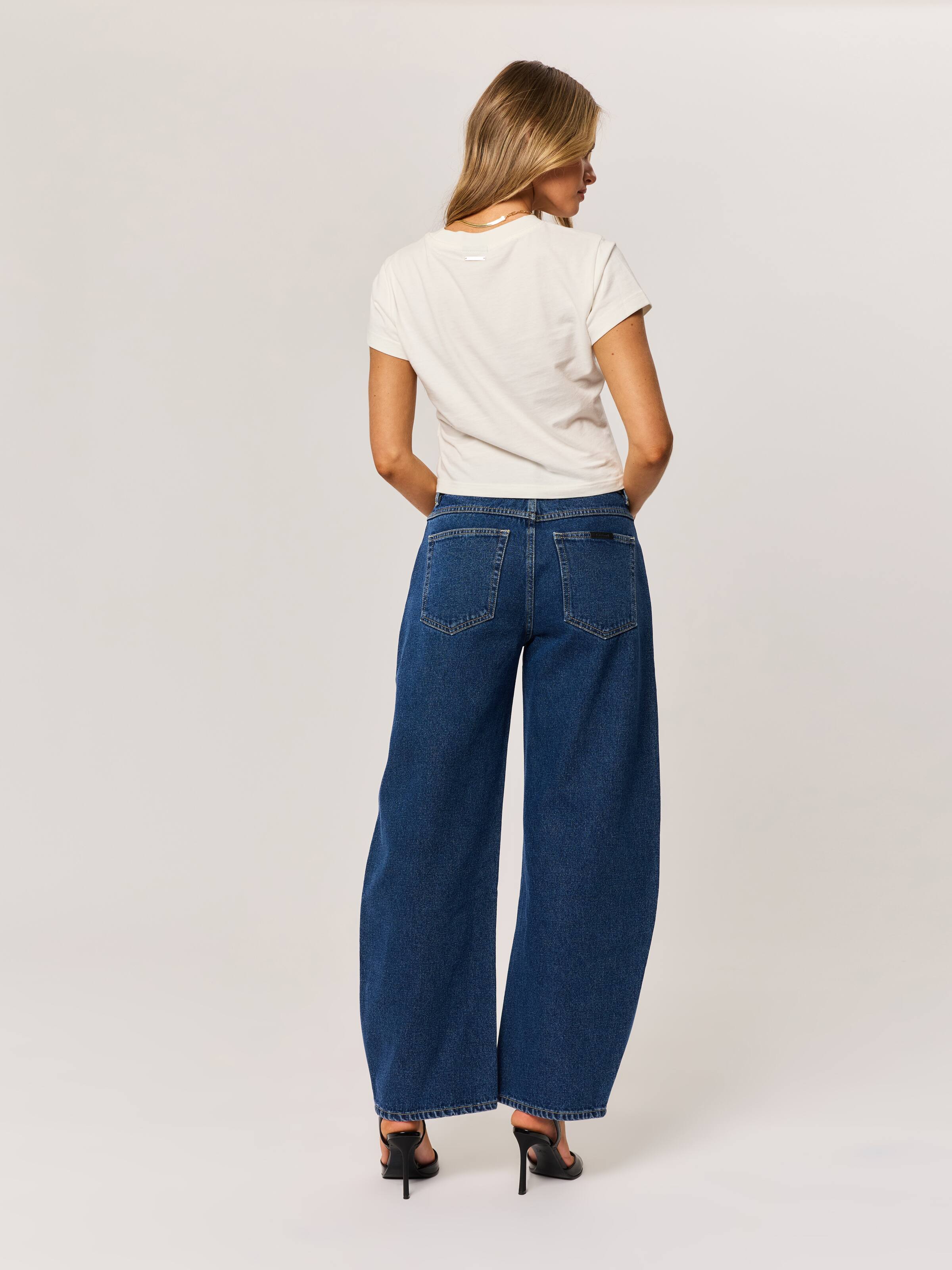 Mid Rise Balloon Jean In Tahlia