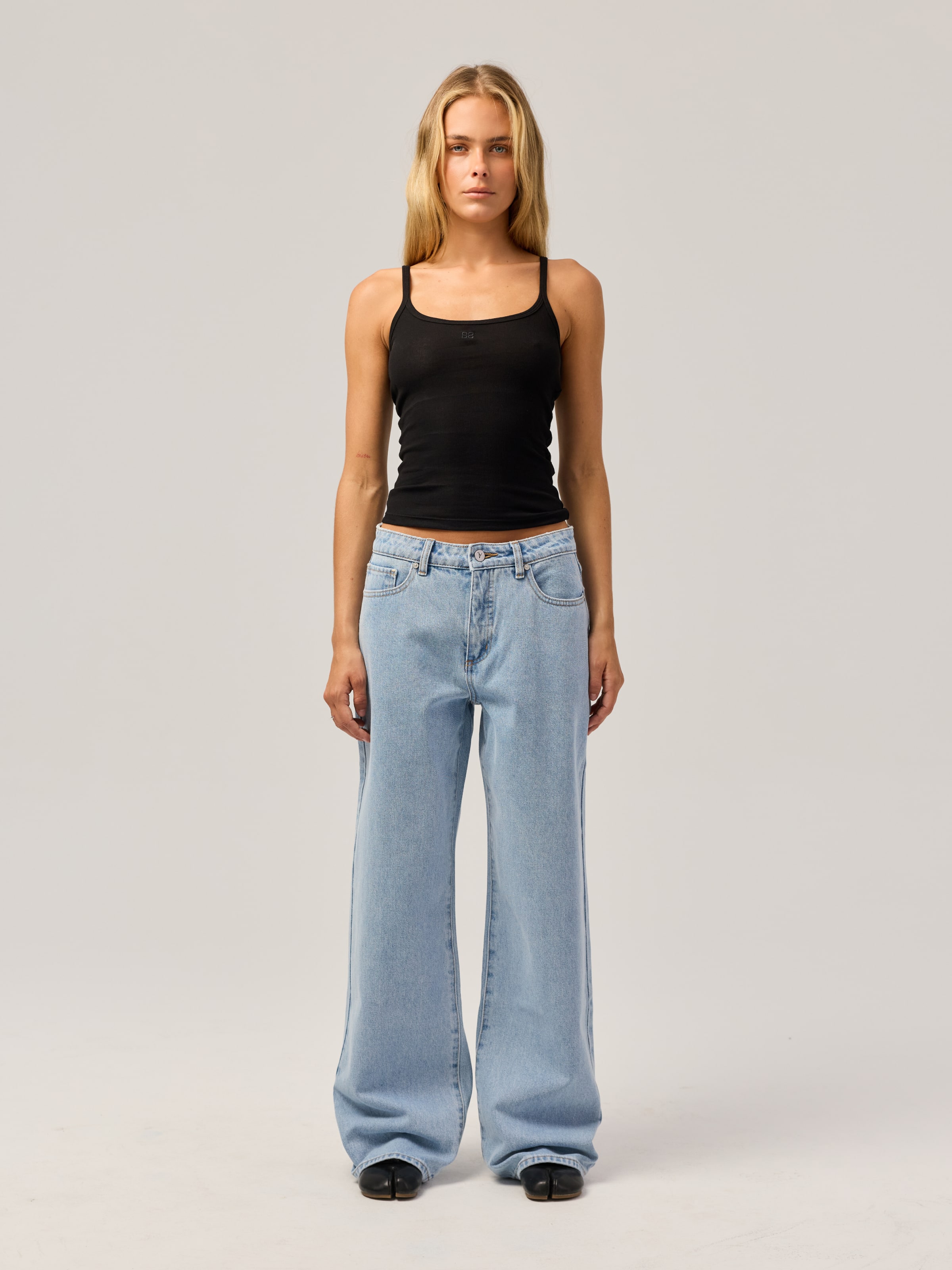 Mid Loose Jean In Courtney