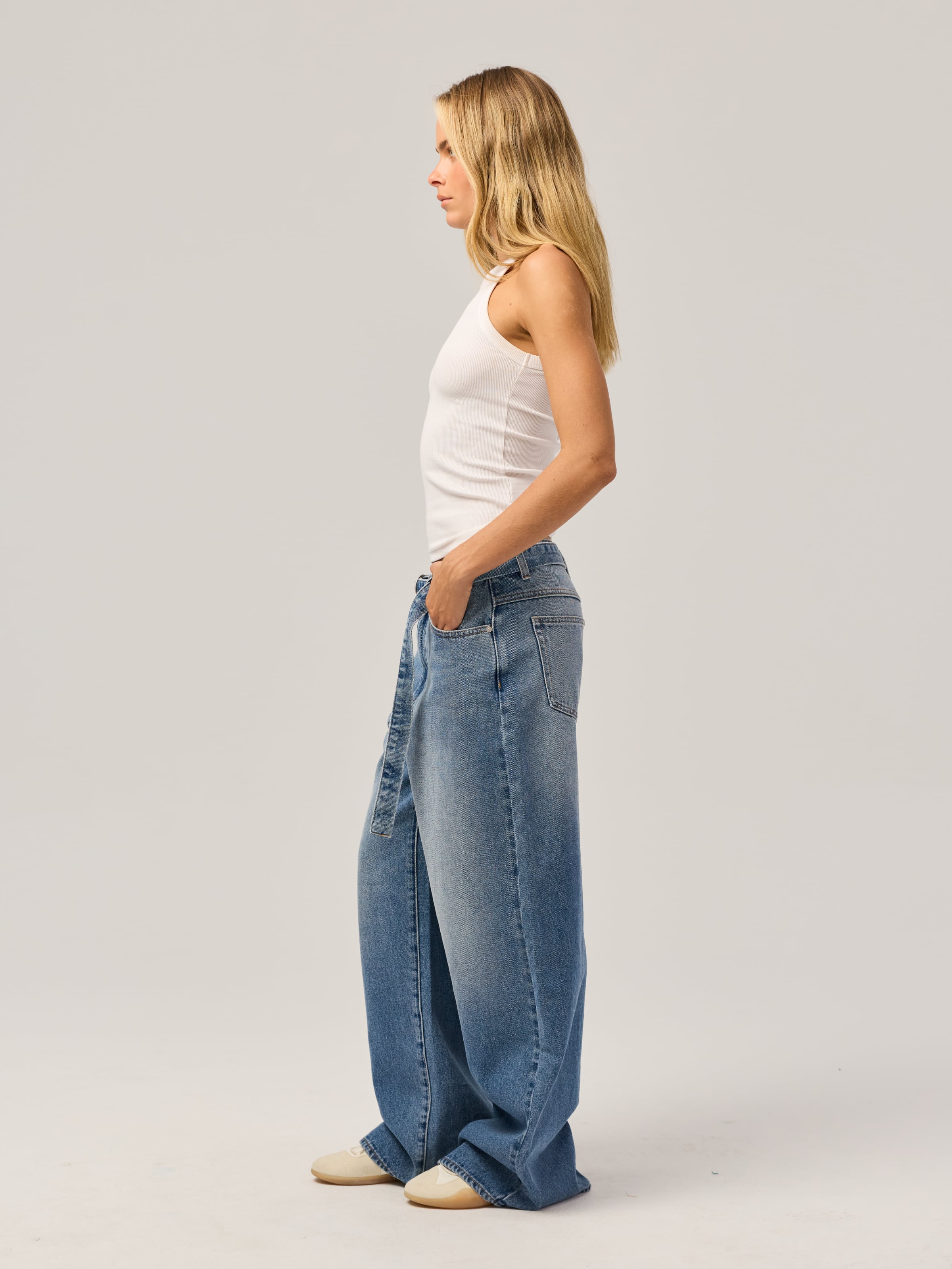 Mid Super Loose Belted Jean In Tessa