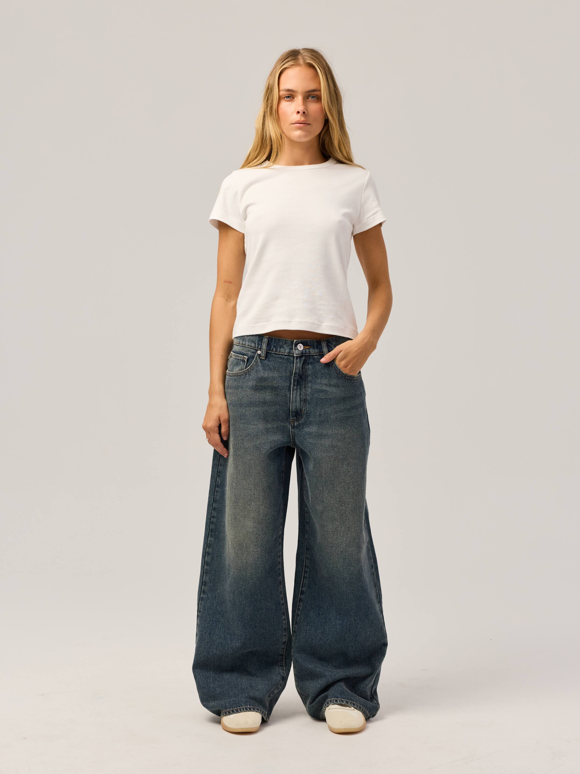 Mid Super Loose Cinch Jeans In Nina
