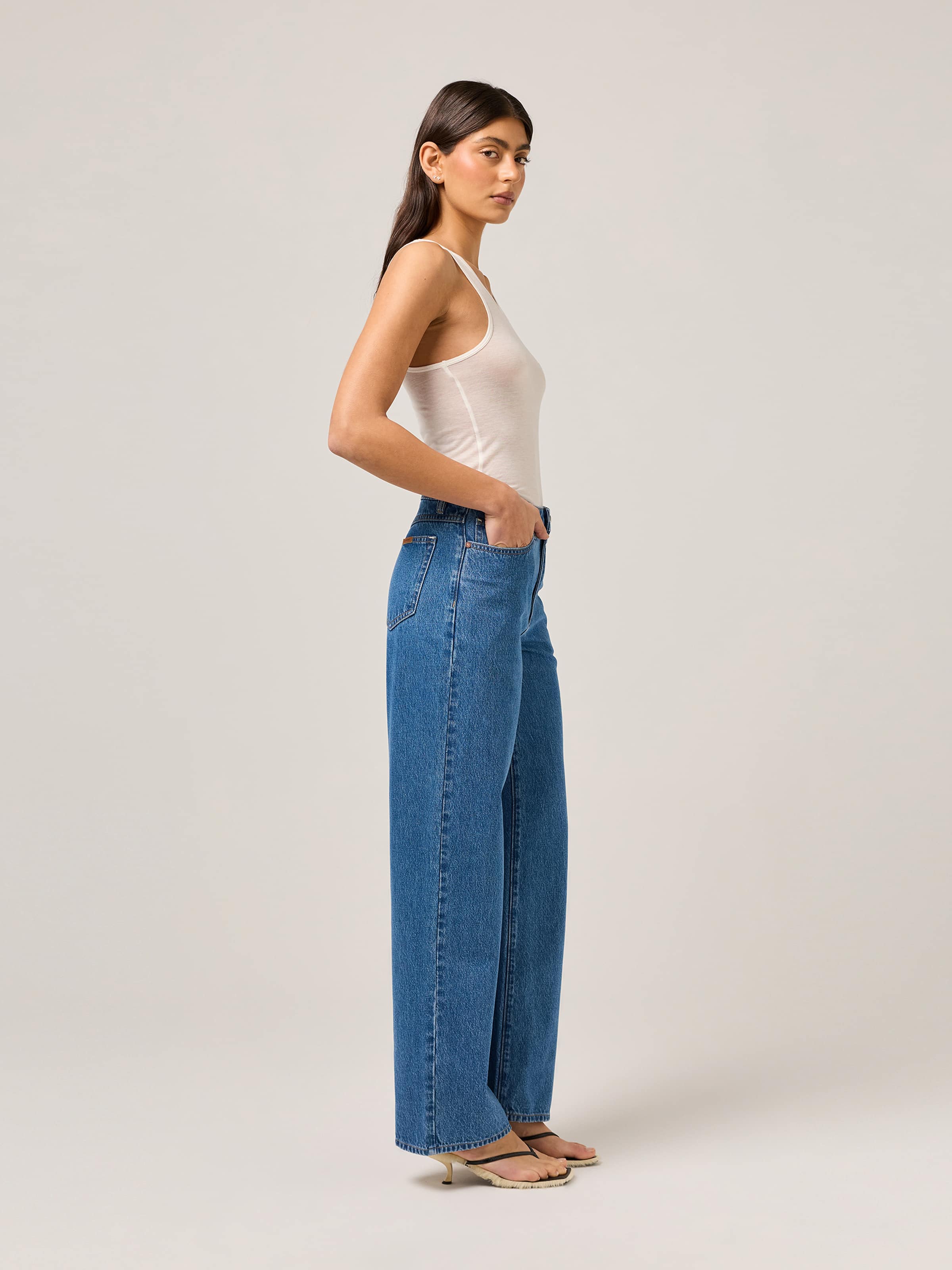Mid Loose Jean In Philippa