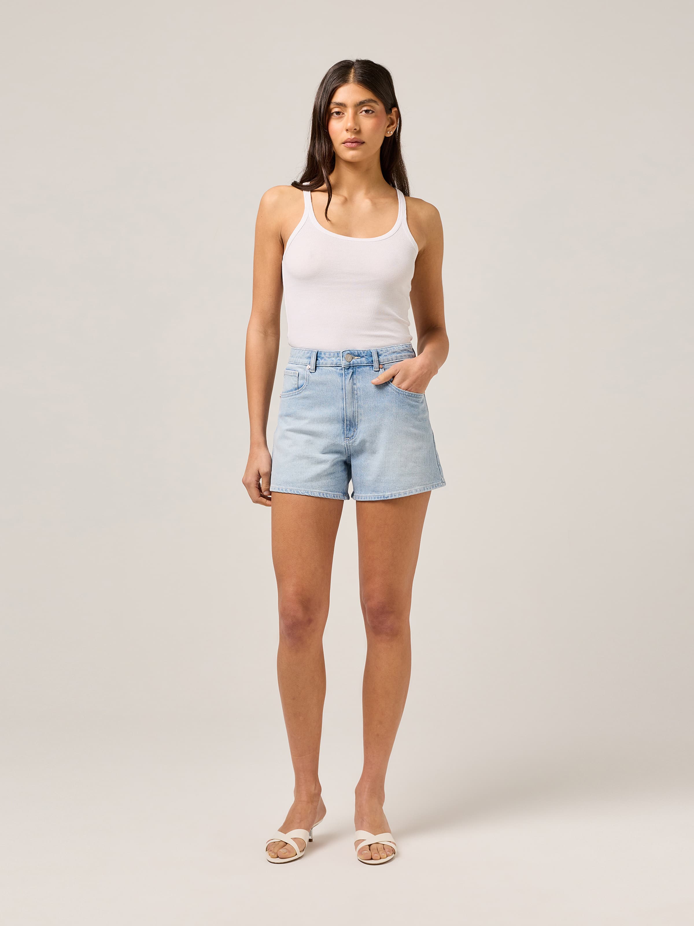 Hi Aline Short In Tina Worn Lite