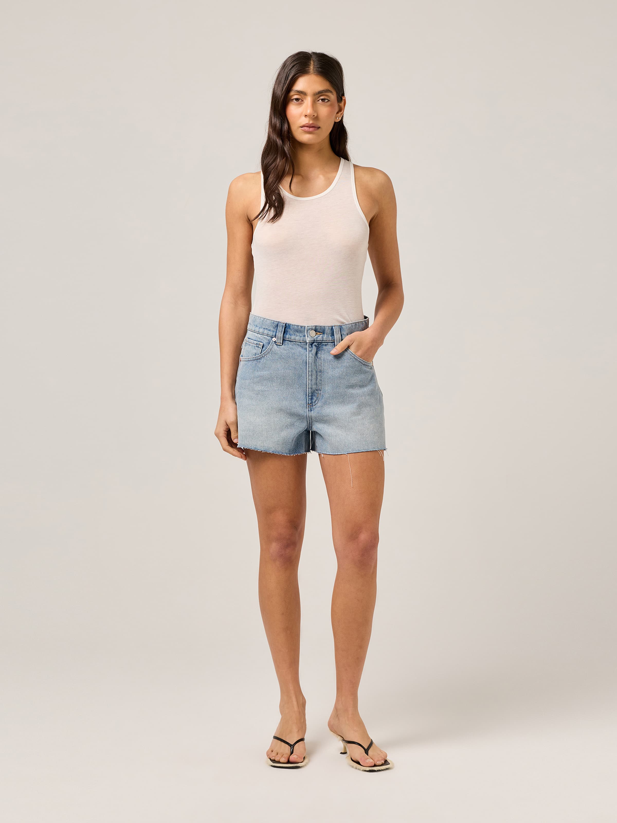 Mid Loose Short In Allena