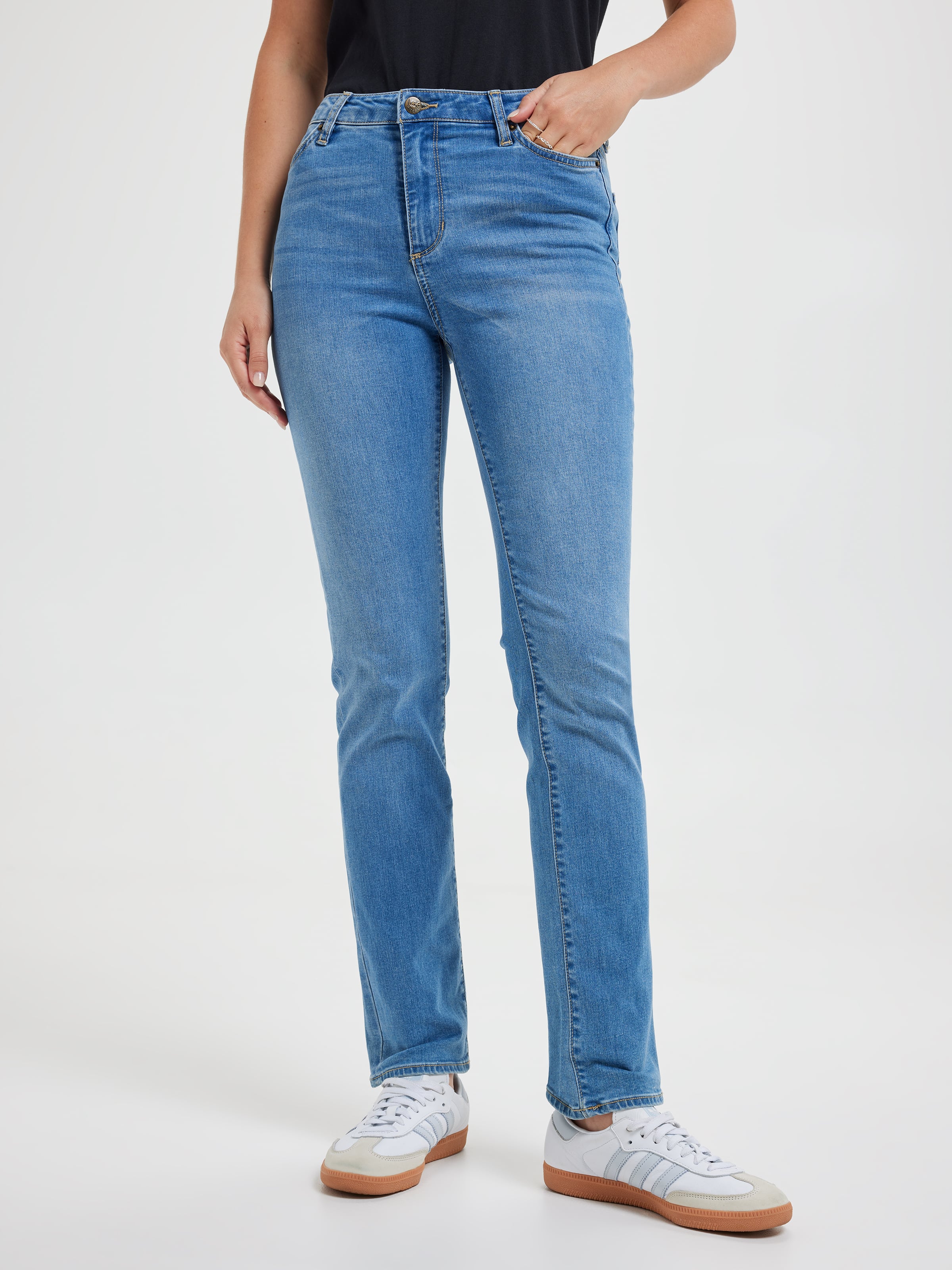 Mid Straight In Wash Indigo
