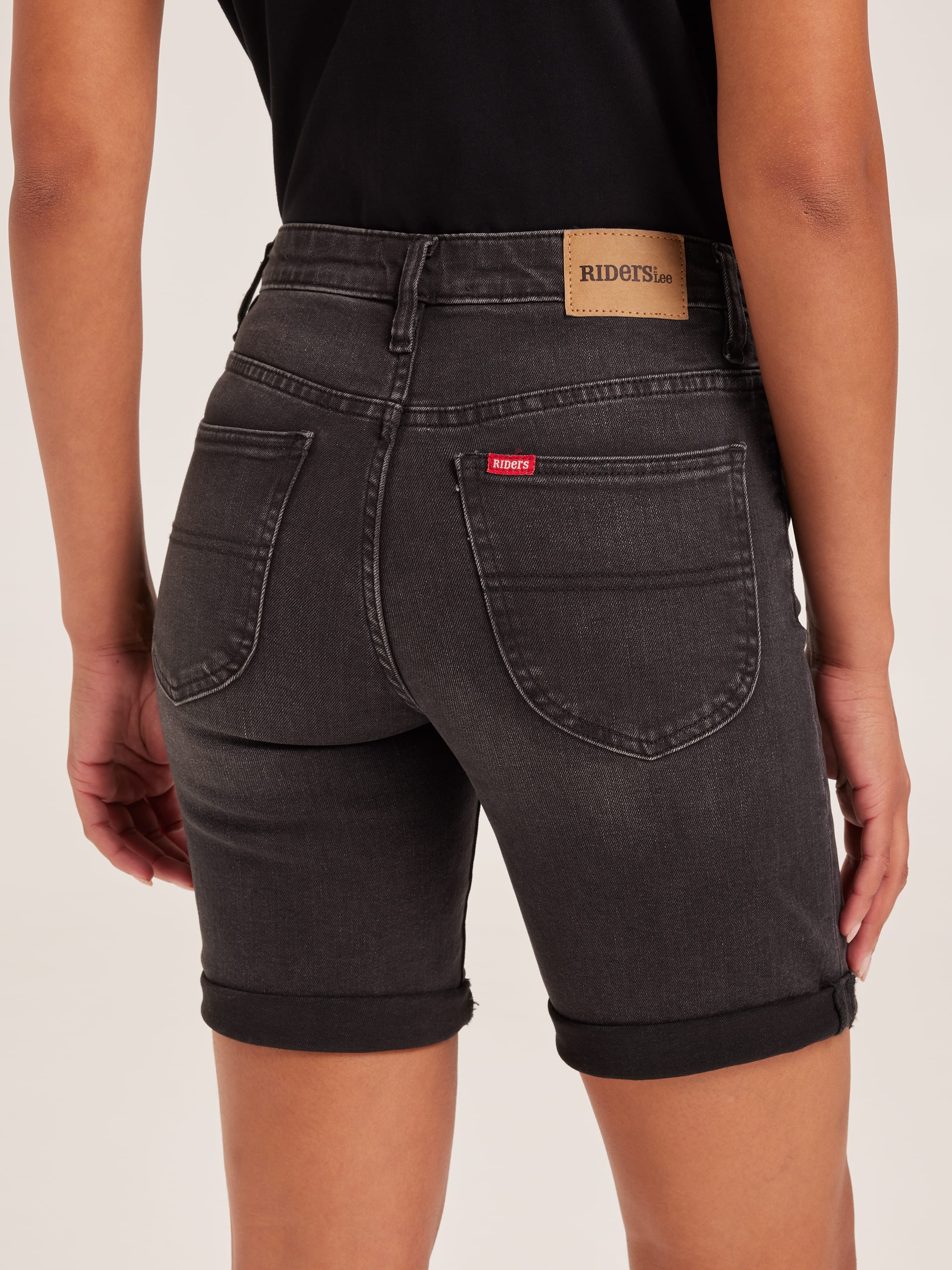 Knee Length Short In Jet Fade