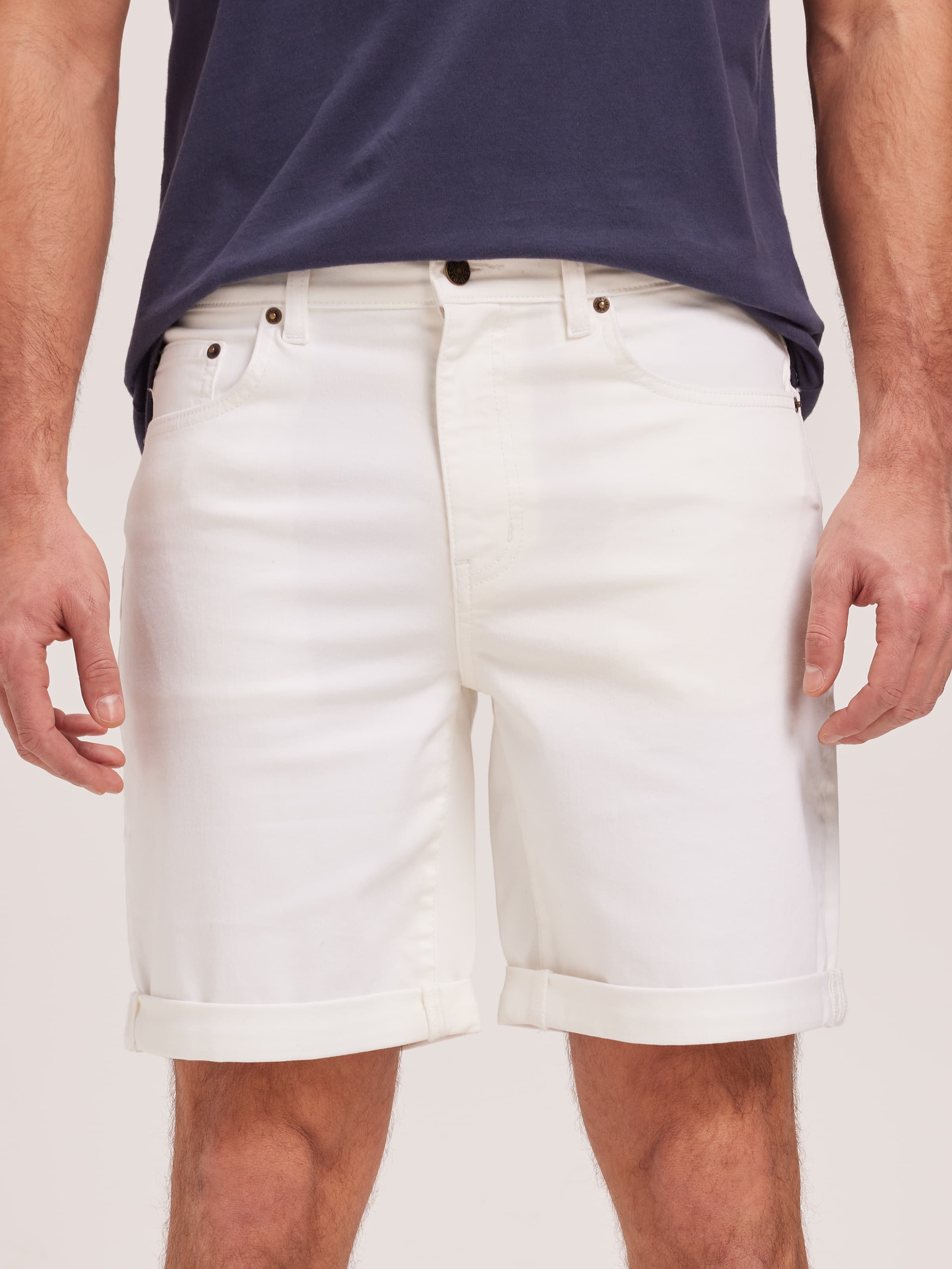 R3 Short In White Wash