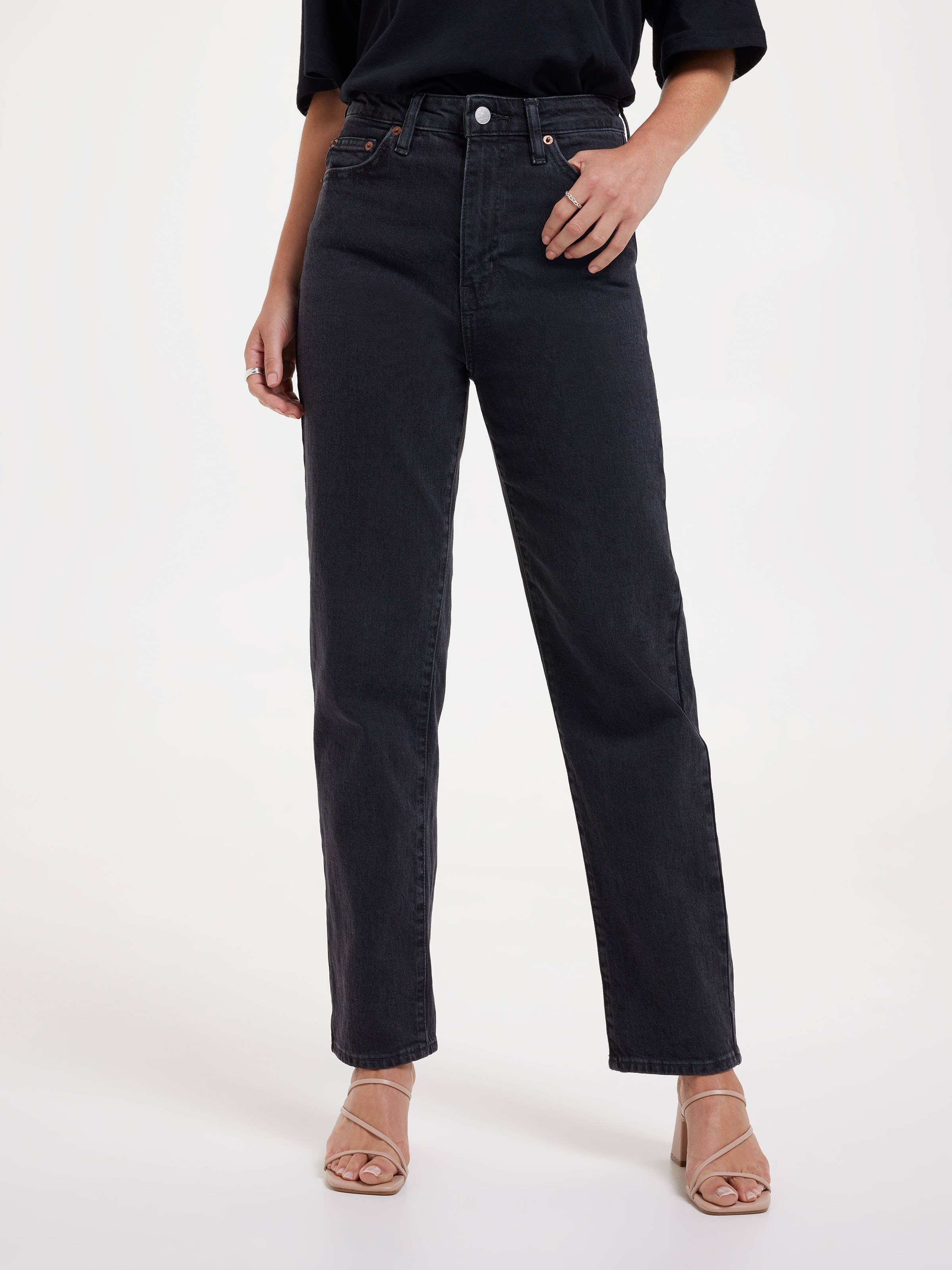 Hi Straight Jean In Charred Black