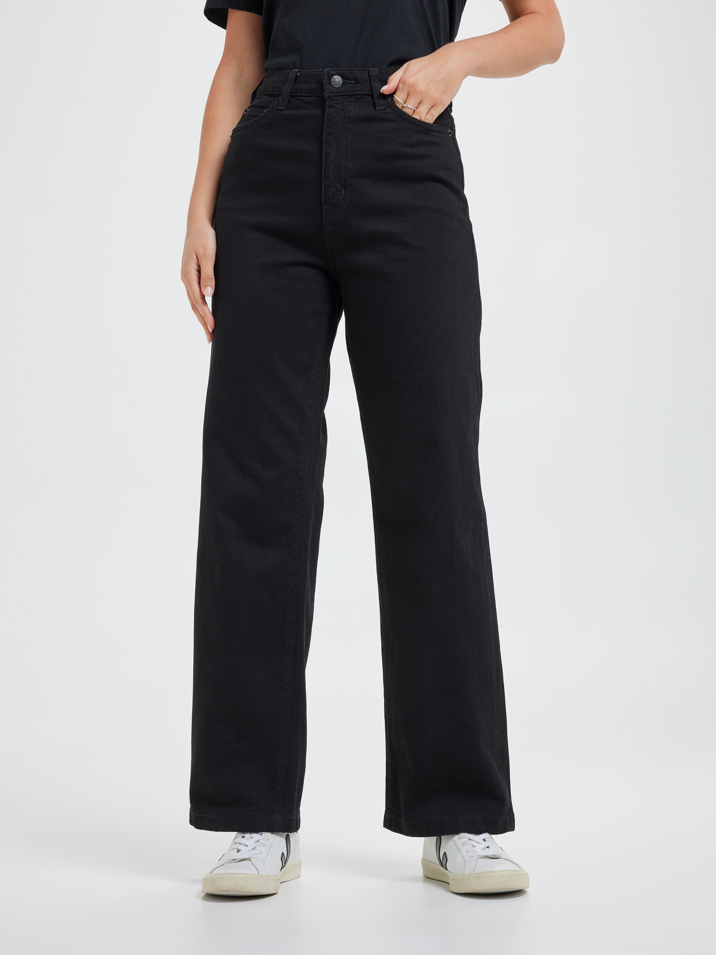 Hi Wide Jean In Washed Black