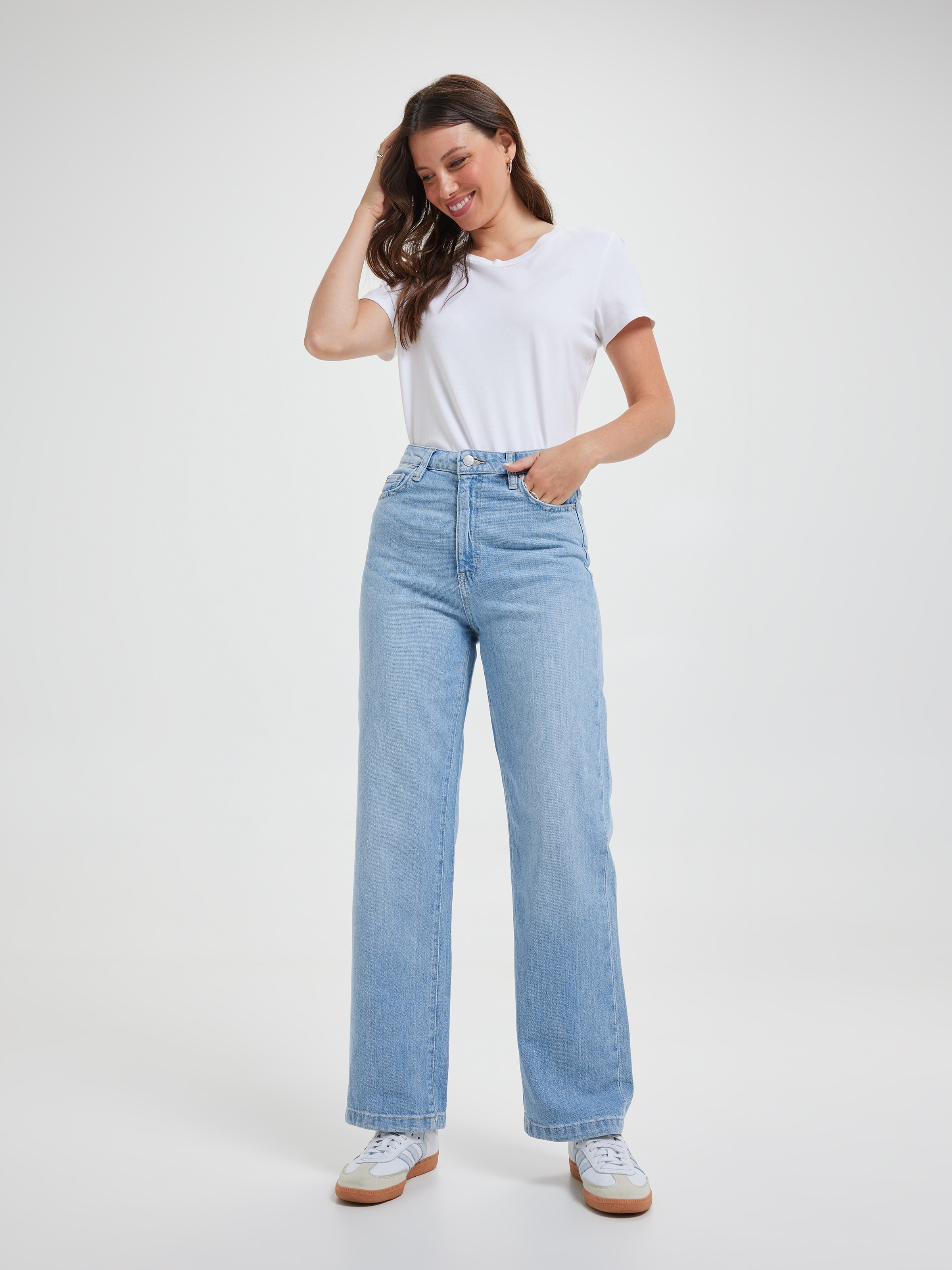 Hi Wide Jean In Faded Blue