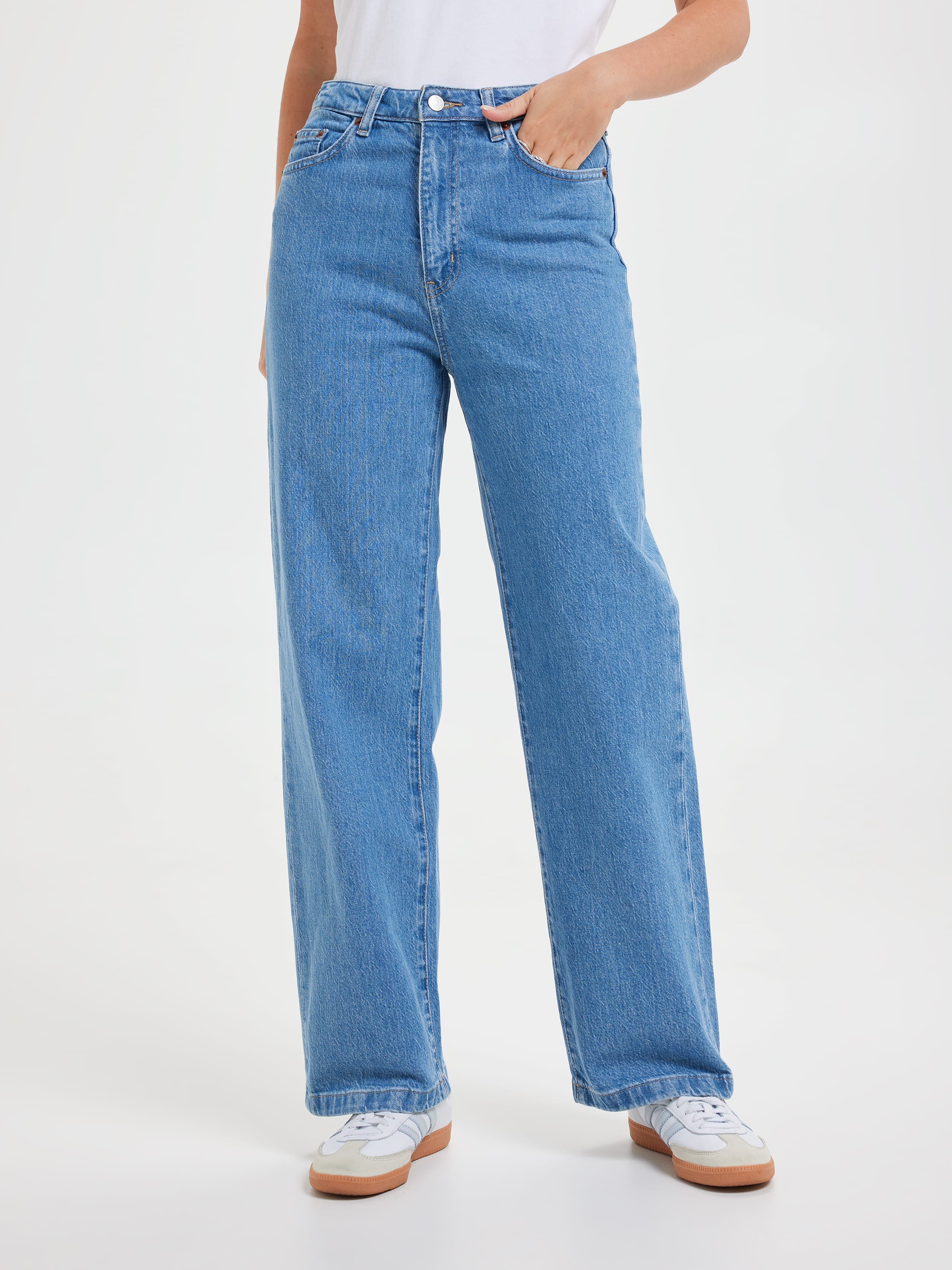 Hi Wide Jean In Worn In Blue